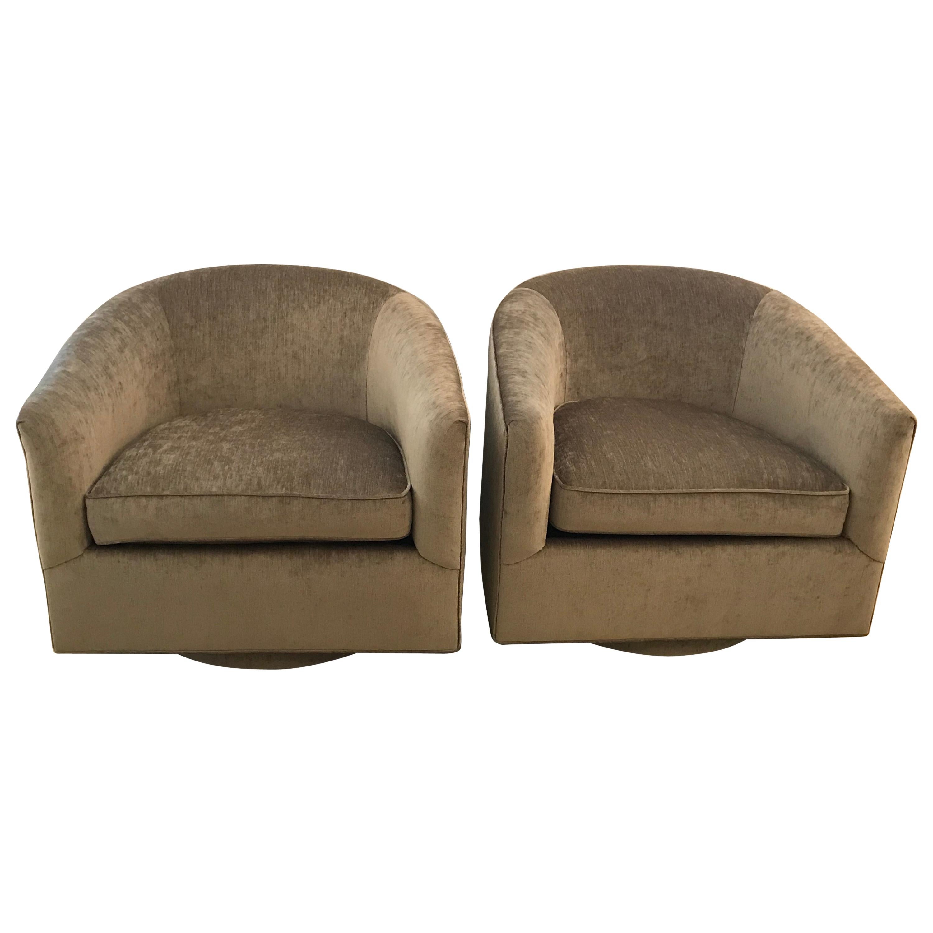 Pair of Mid-Century Modern Milo Baughman Style Swivel Chairs