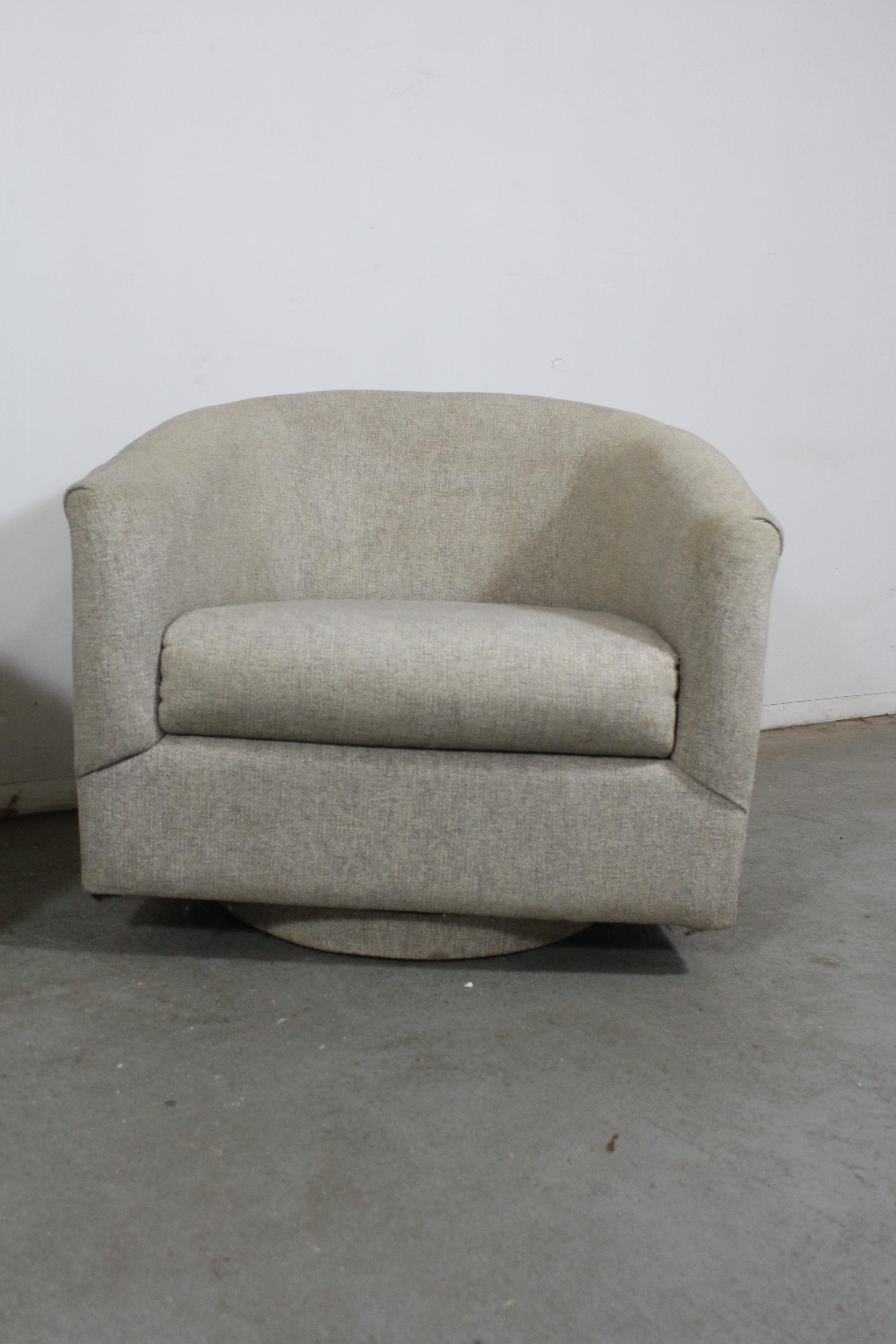 Unknown Pair of Mid-Century Modern Milo Baughman style Swivel Club Chairs  Platform Base