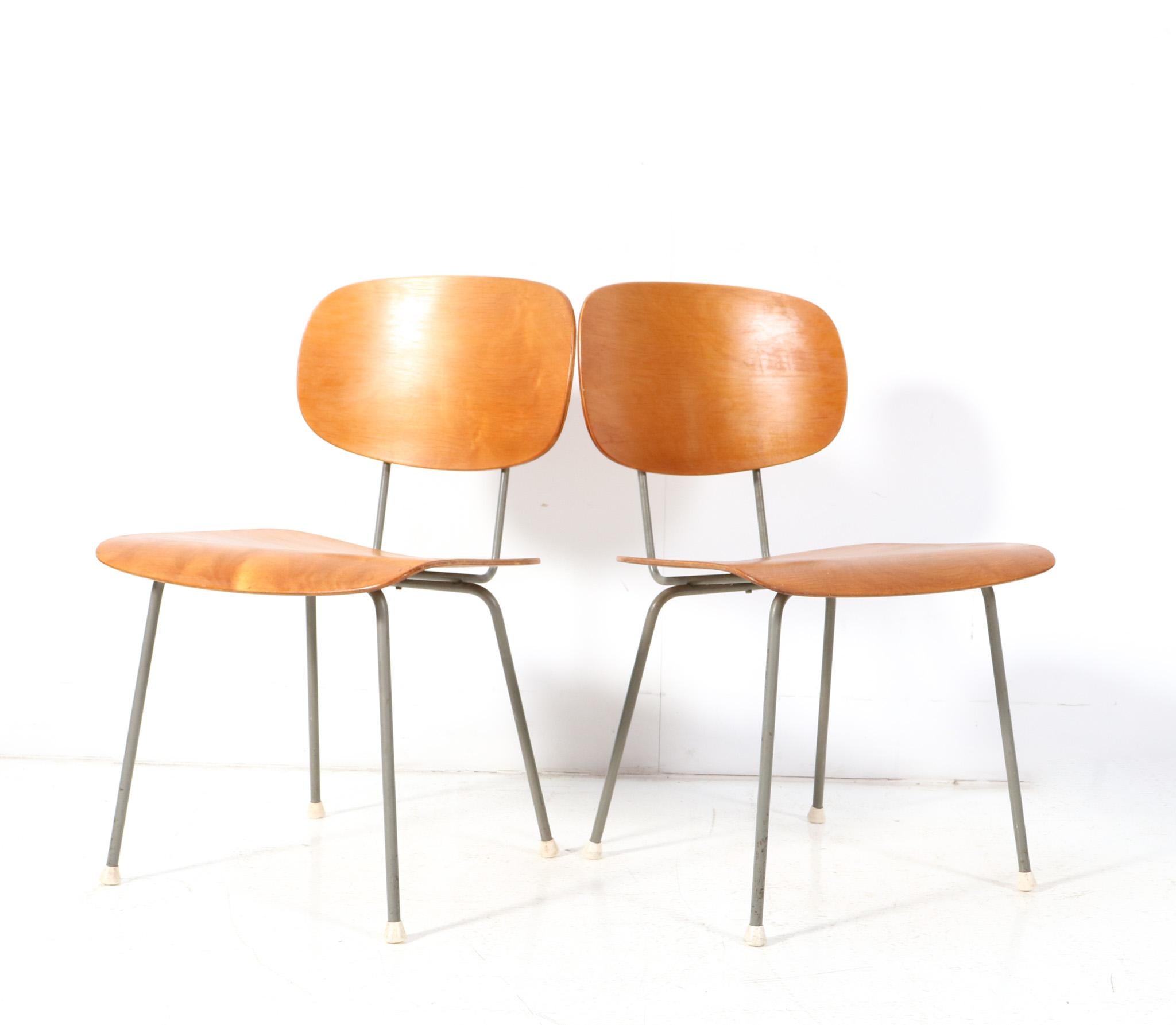 Mid-20th Century Pair of Mid-Century Modern Model 116 Side Chairs by Wim Rietveld for Gispen