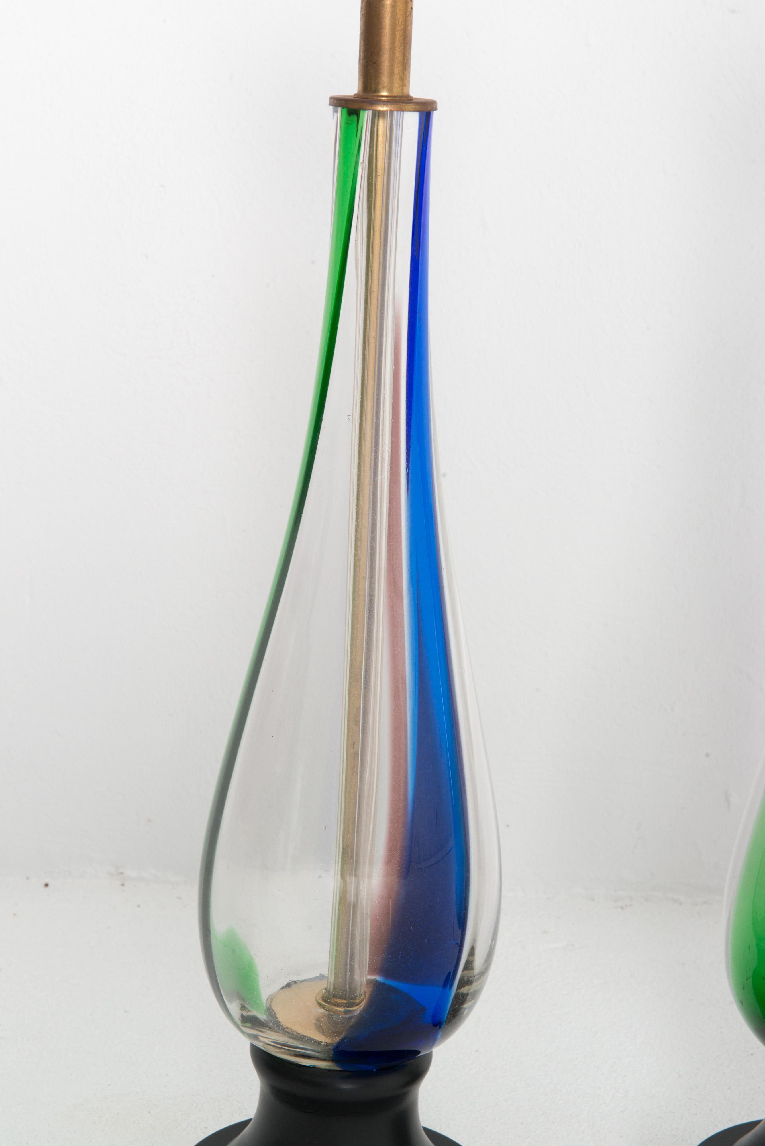 Paar moderne mehrfarbige mundgeblasene Glaslampen aus der Mitte des Jahrhunderts im Angebot 2