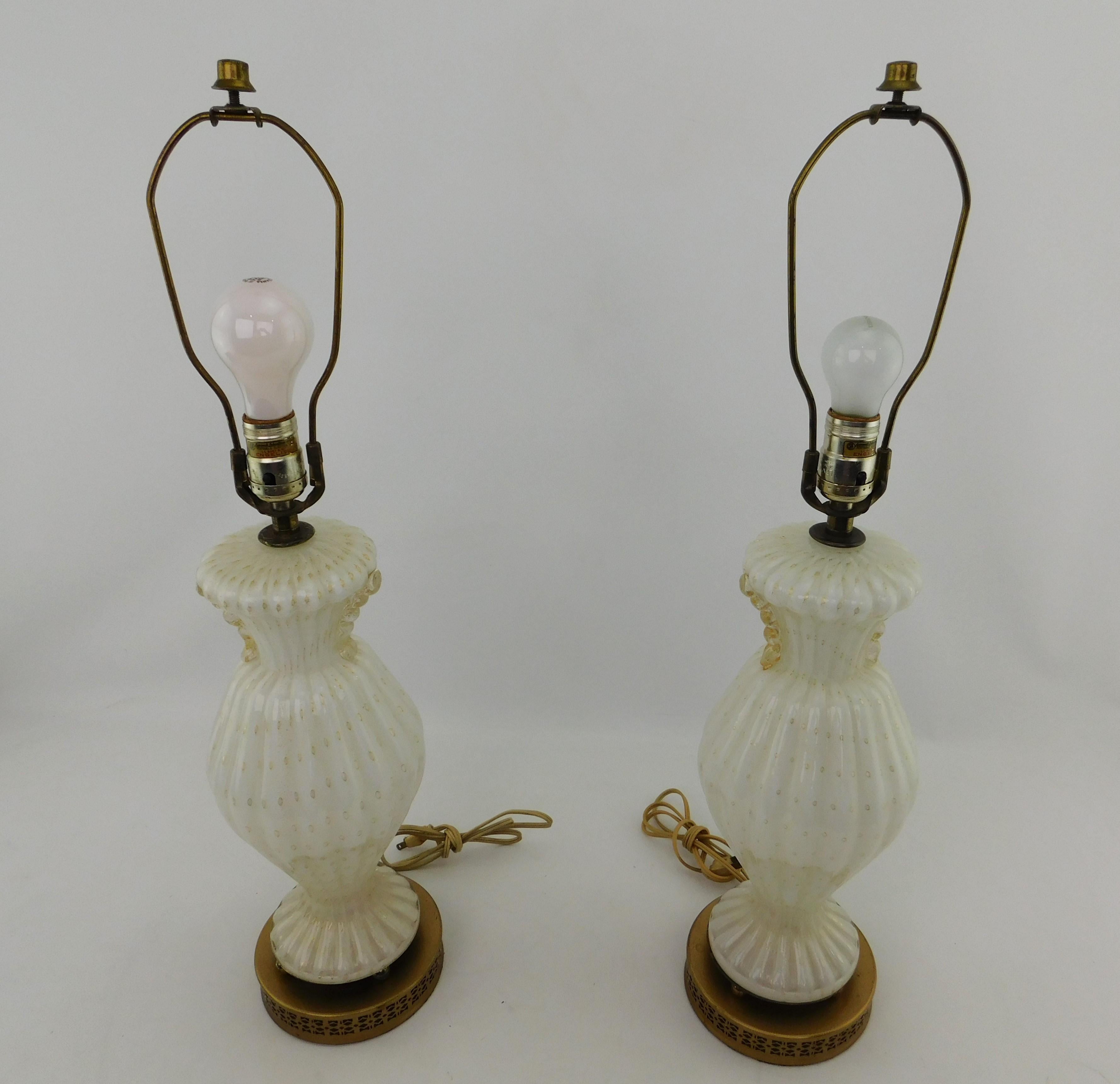 Pair of Mid-Century Modern Murano Art Glass Table Lamps with Gold Flakes For Sale 2