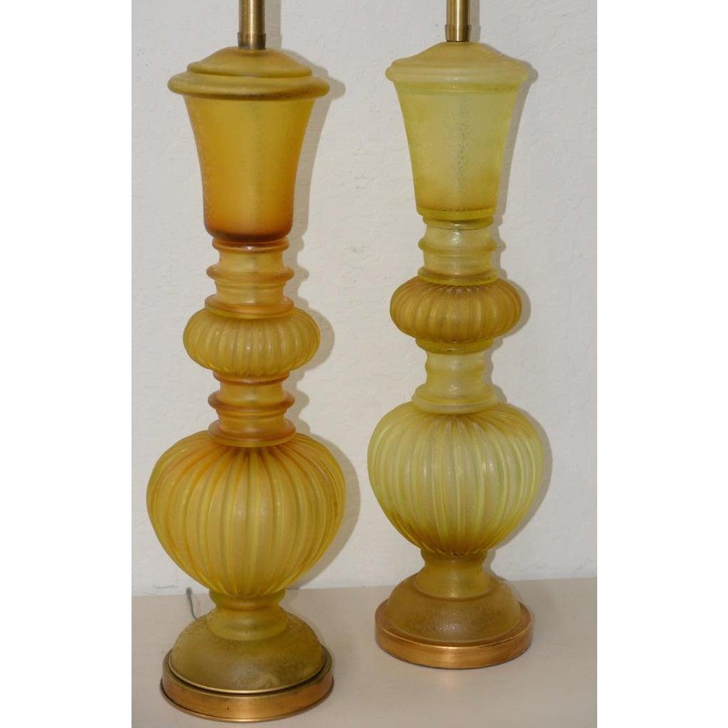 Paire de lampes de table Marbro Seguso Murano circa 1950

Fantastique paire de lampes de table vintage, Murano, Italie.

Dans des tons variés de jaune et d'ambre, ces lampes ont une finition corroso (corrodée), où la surface du verre est irrégulière