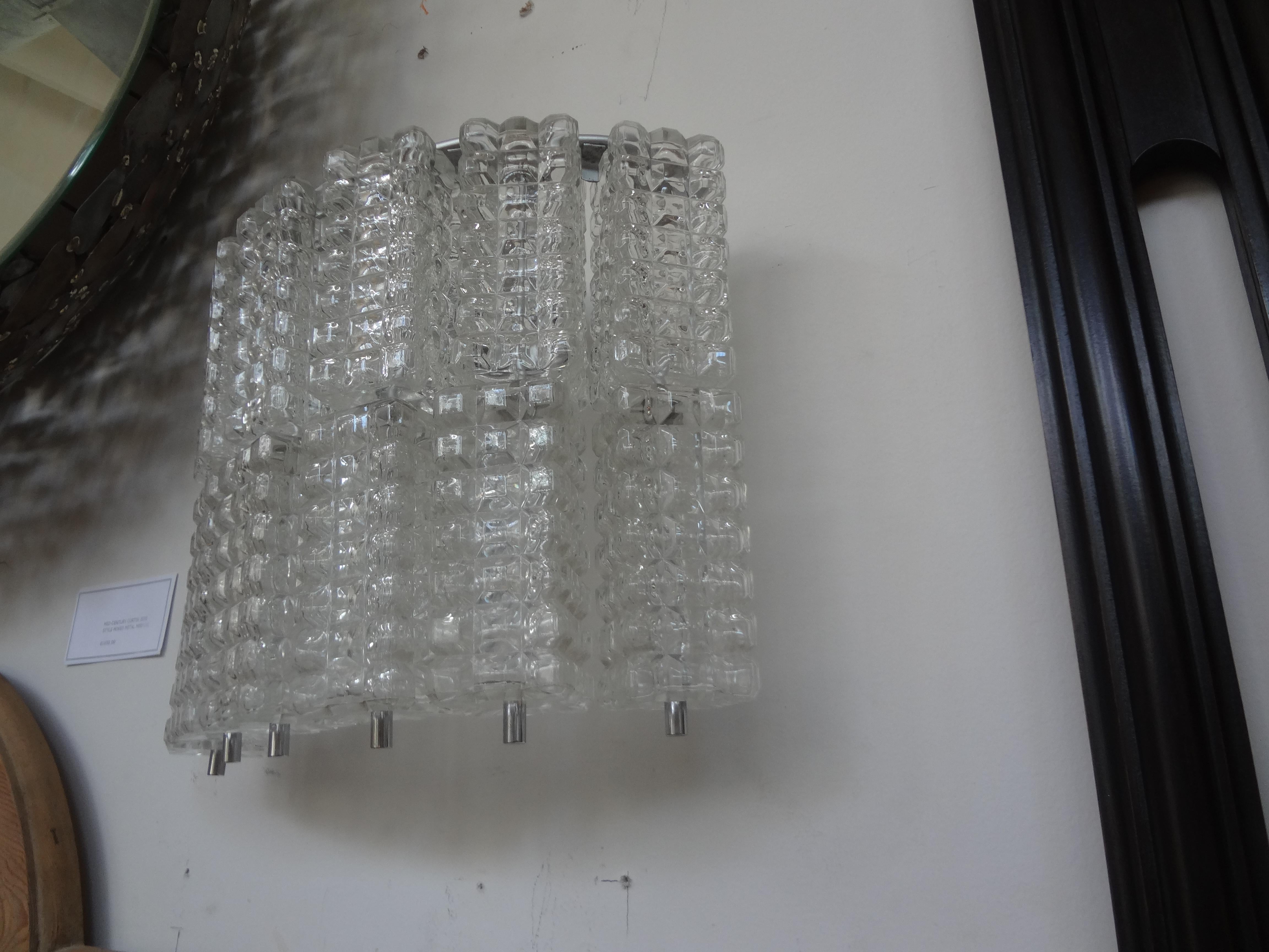 Pair of Mid-Century Modern Murano Glass Sconces For Sale 1