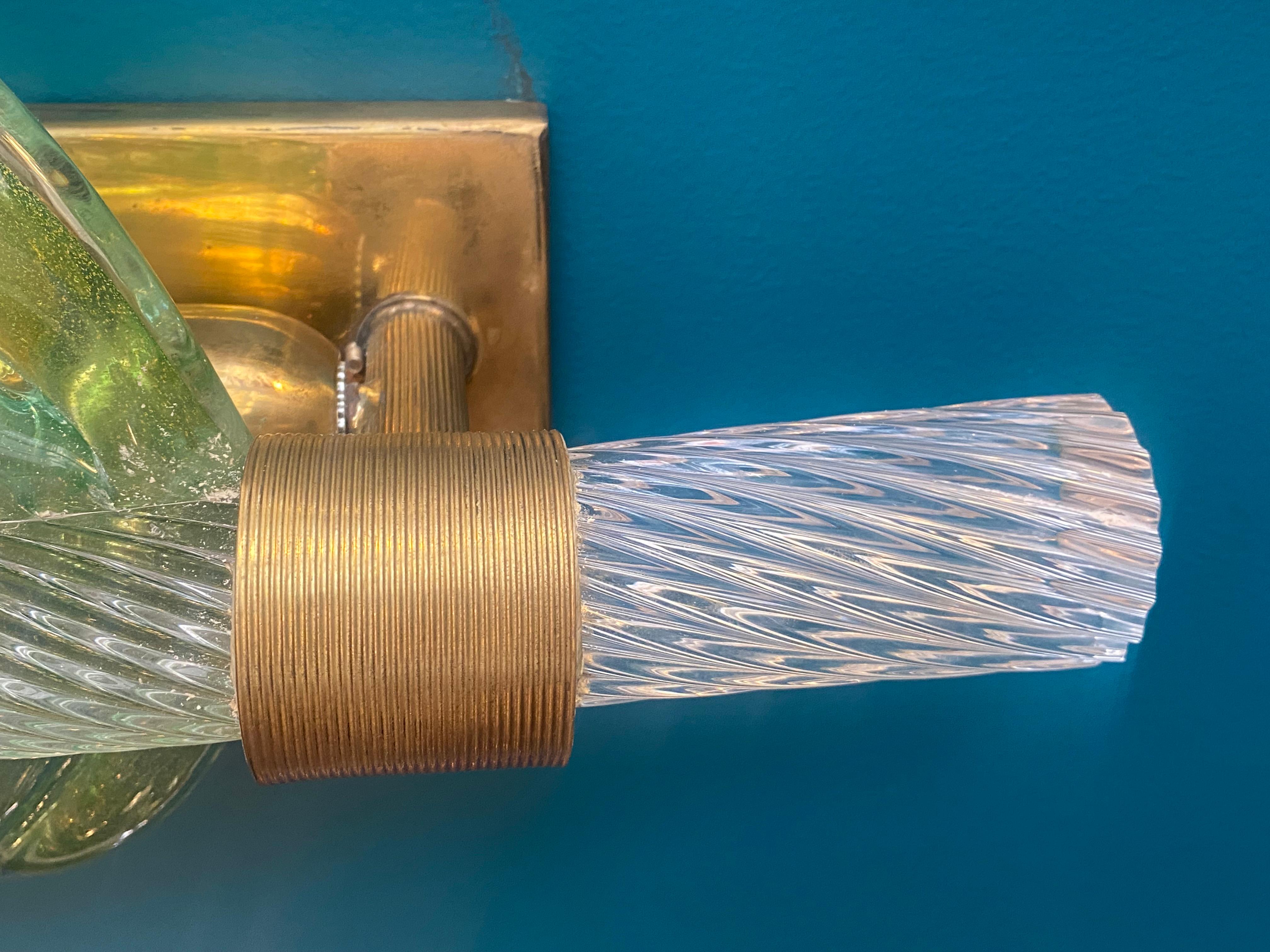 Coppia di lampade in vetro di Murano e foglie d'ottone della metà del secolo scorso di Barovier&Toso in vendita 4