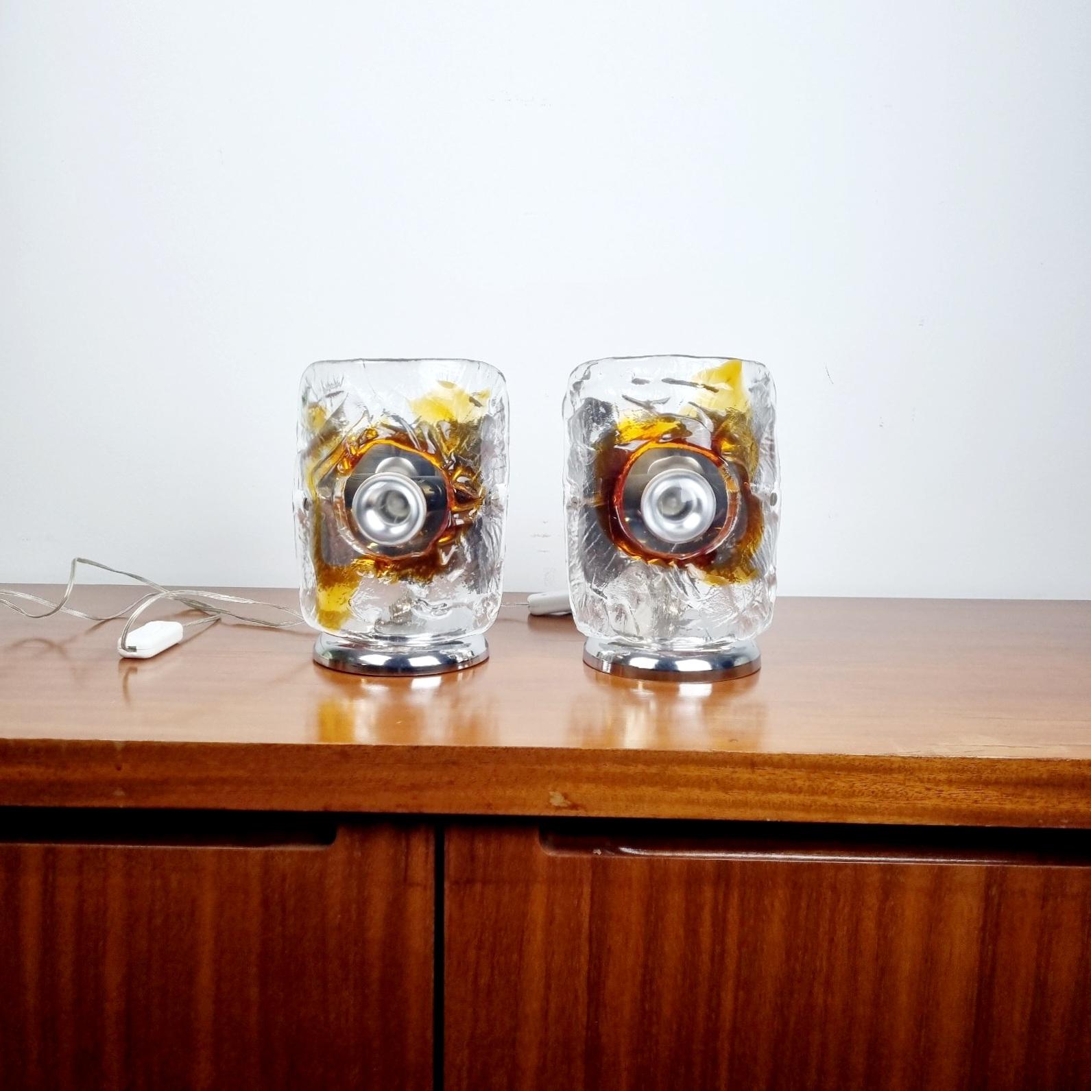 Pareja de lámparas de sobremesa de cristal de Murano modernas de mediados de siglo de Toni Zuccheri, Italia A�ños 70 Italiano en venta