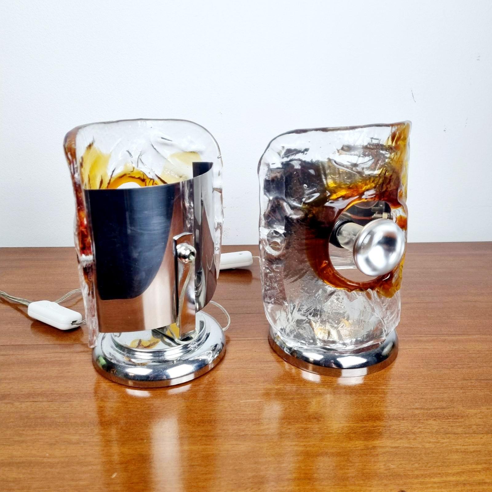 Pareja de lámparas de sobremesa de cristal de Murano modernas de mediados de siglo de Toni Zuccheri, Italia Años 70 mediados del siglo XX en venta