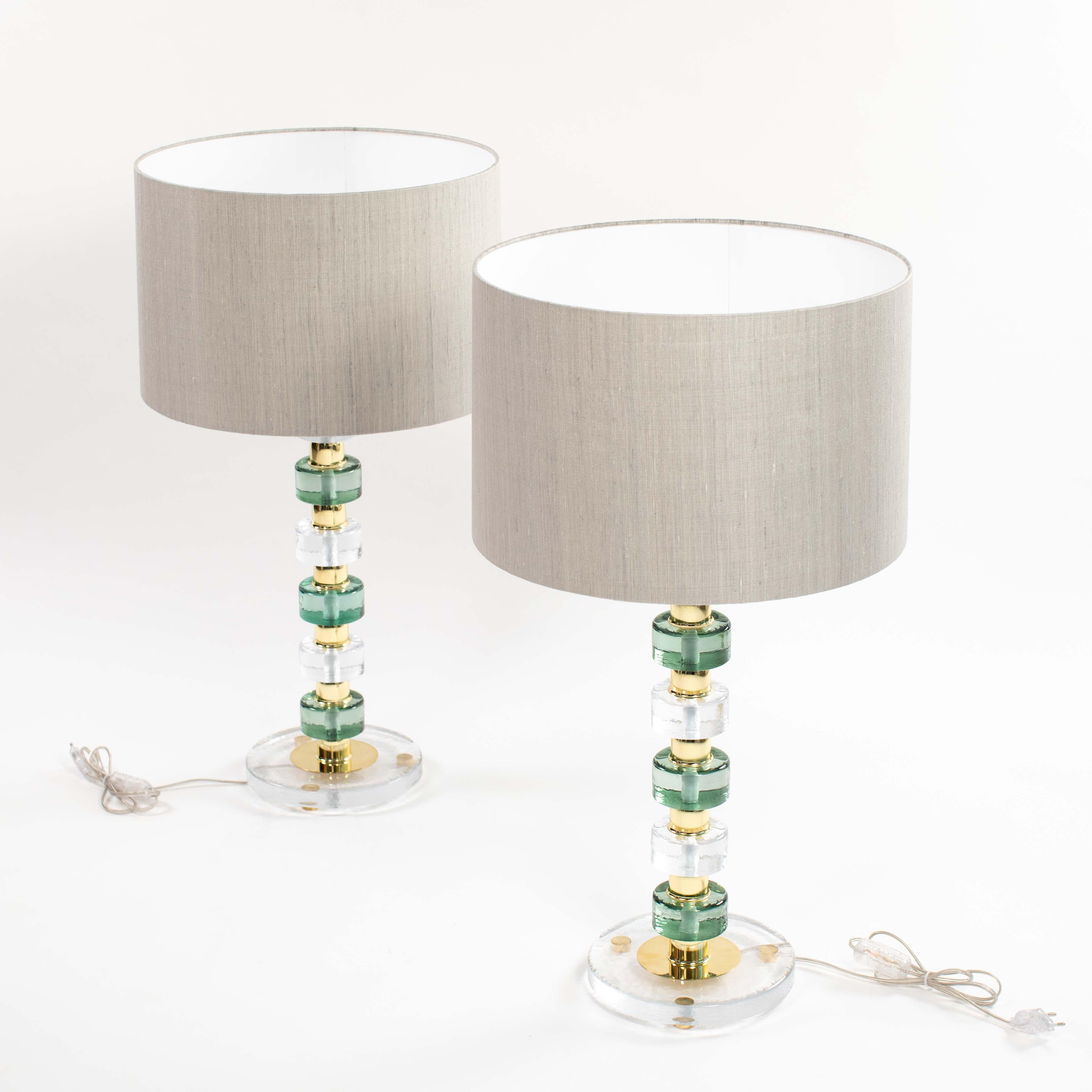 Pair of Mid-Century Modern Muranoglass table lamps Clear-Gold-Green Italy 1990s In Good Condition For Sale In Salzburg, AT