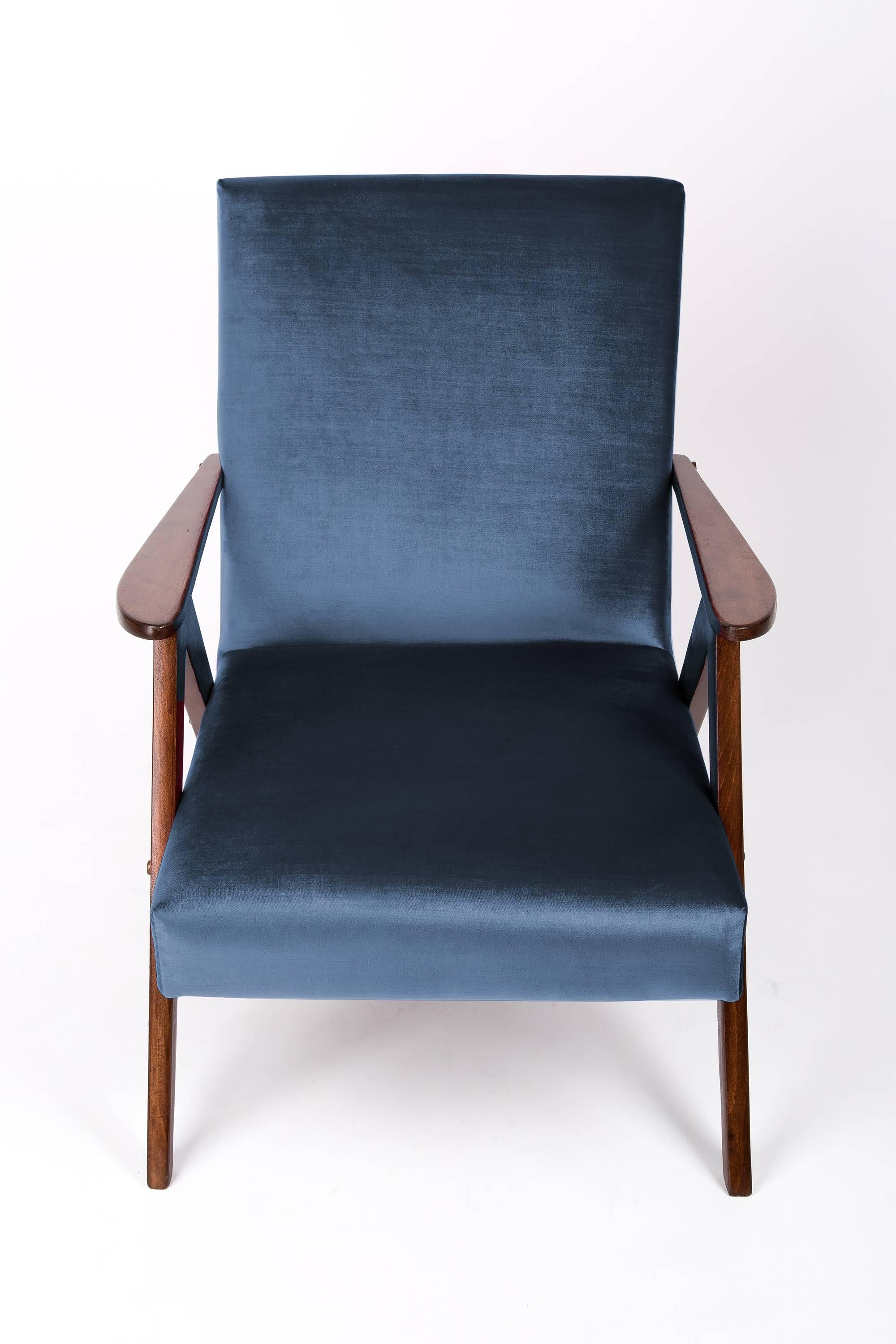 Fait main Paire de fauteuils bleu marine de style mi-siècle moderne, années 1960 en vente