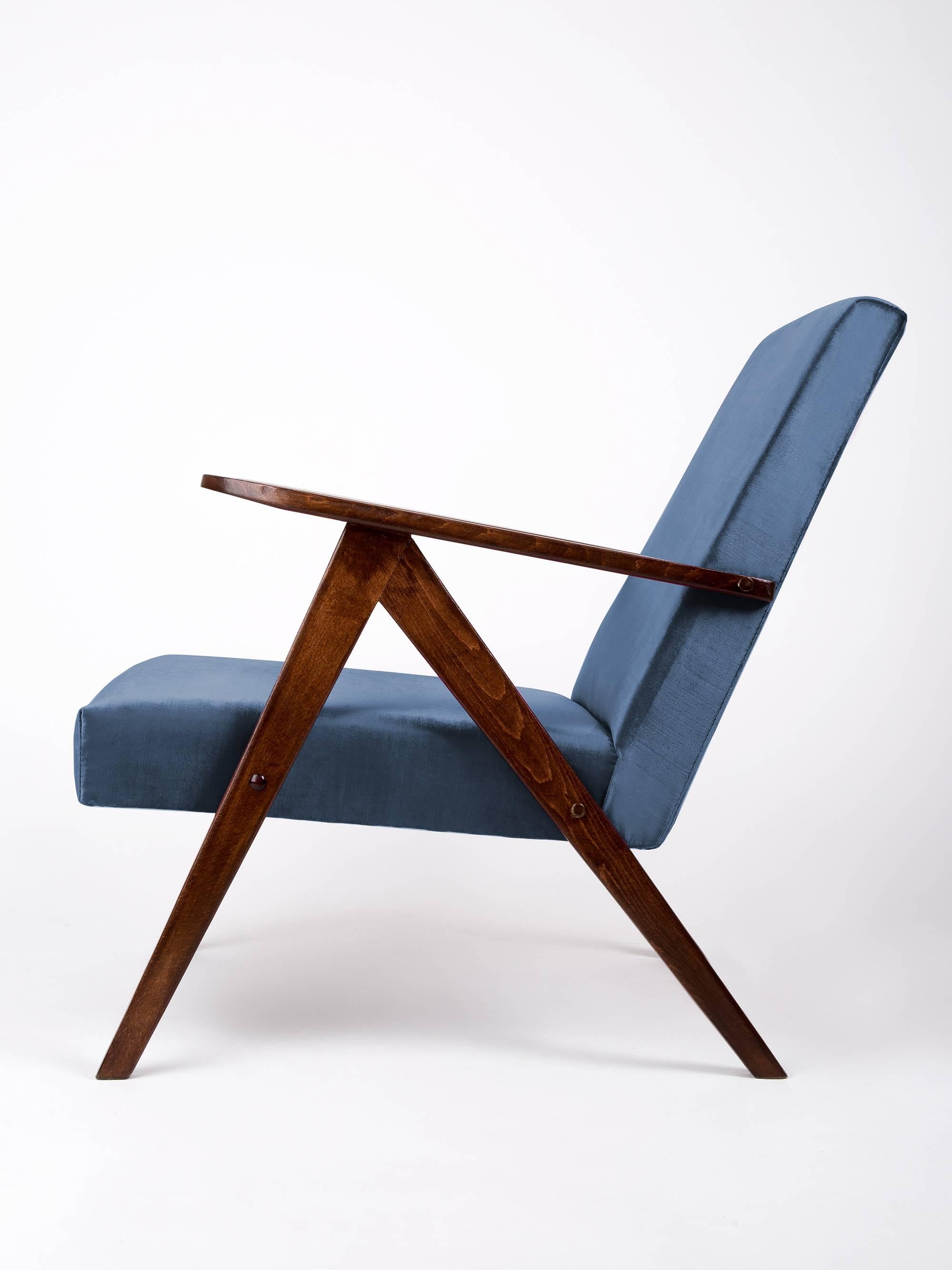 Paire de fauteuils bleu marine de style mi-siècle moderne, années 1960 Excellent état - En vente à 05-080 Hornowek, PL