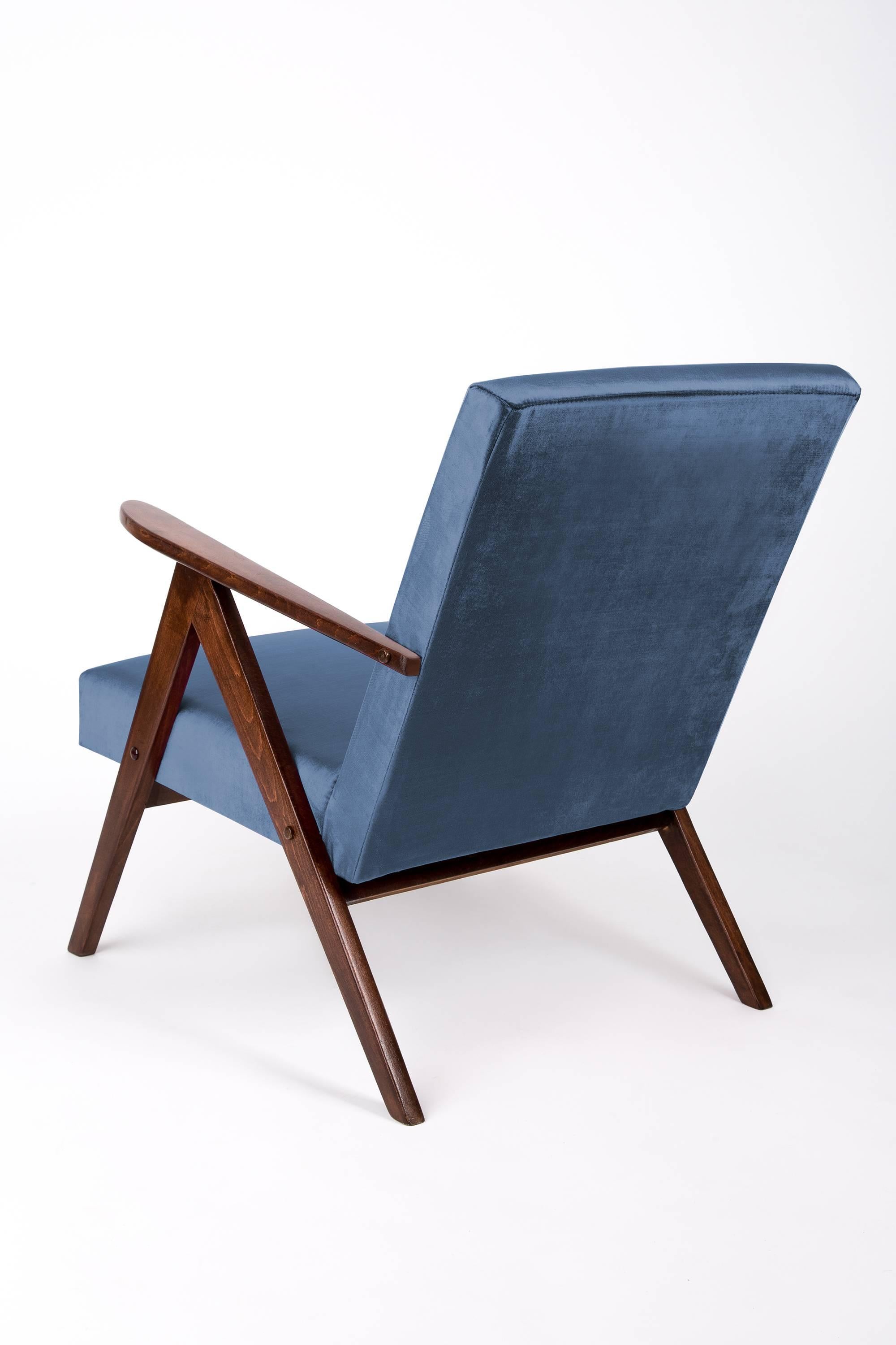20ième siècle Paire de fauteuils bleu marine de style mi-siècle moderne, années 1960 en vente