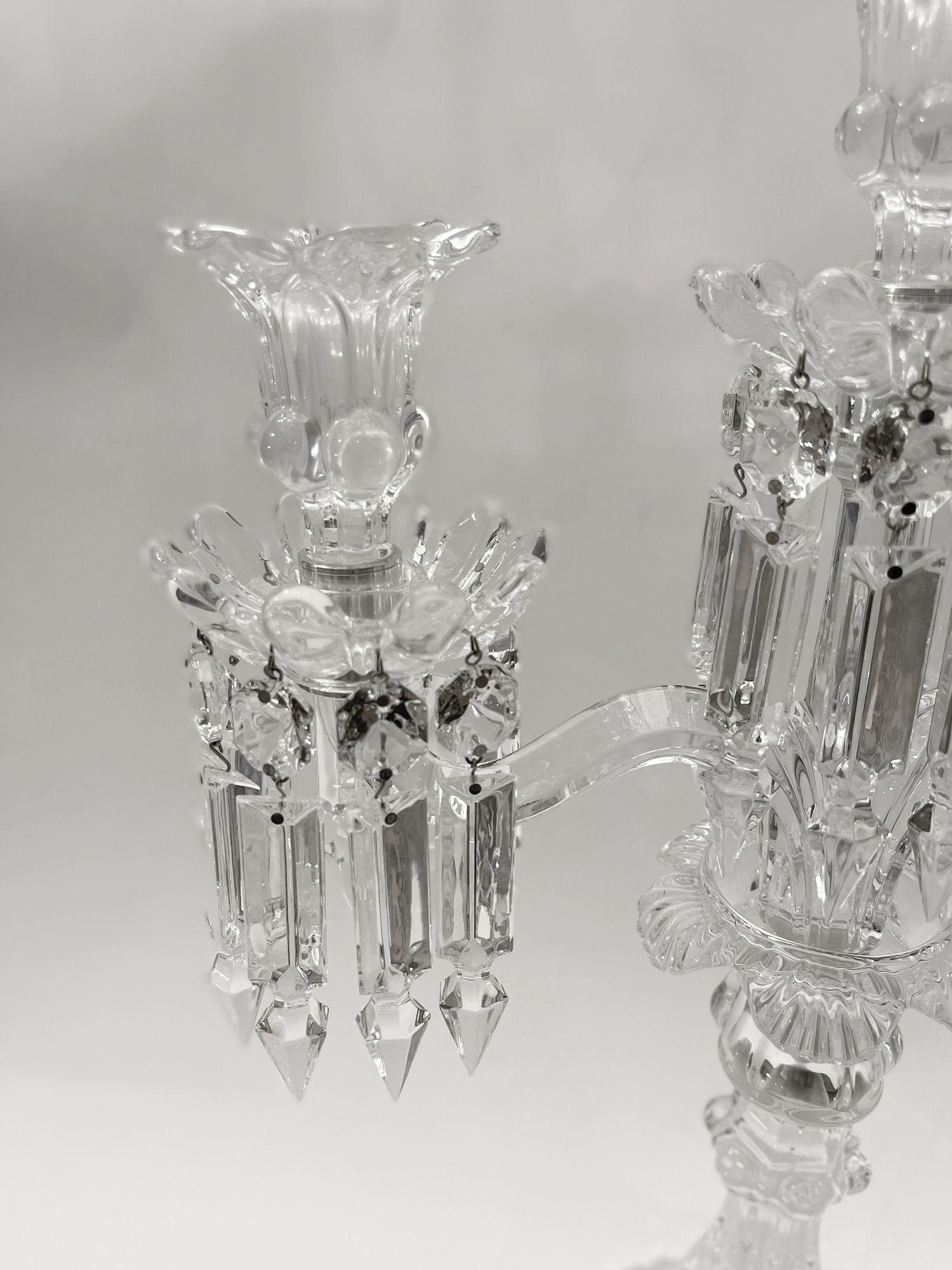 Pair of Mid-Century Modern Neoclassical Glass Obelisk Candelabras by Baccarat In Good Condition For Sale In Los Angeles, CA
