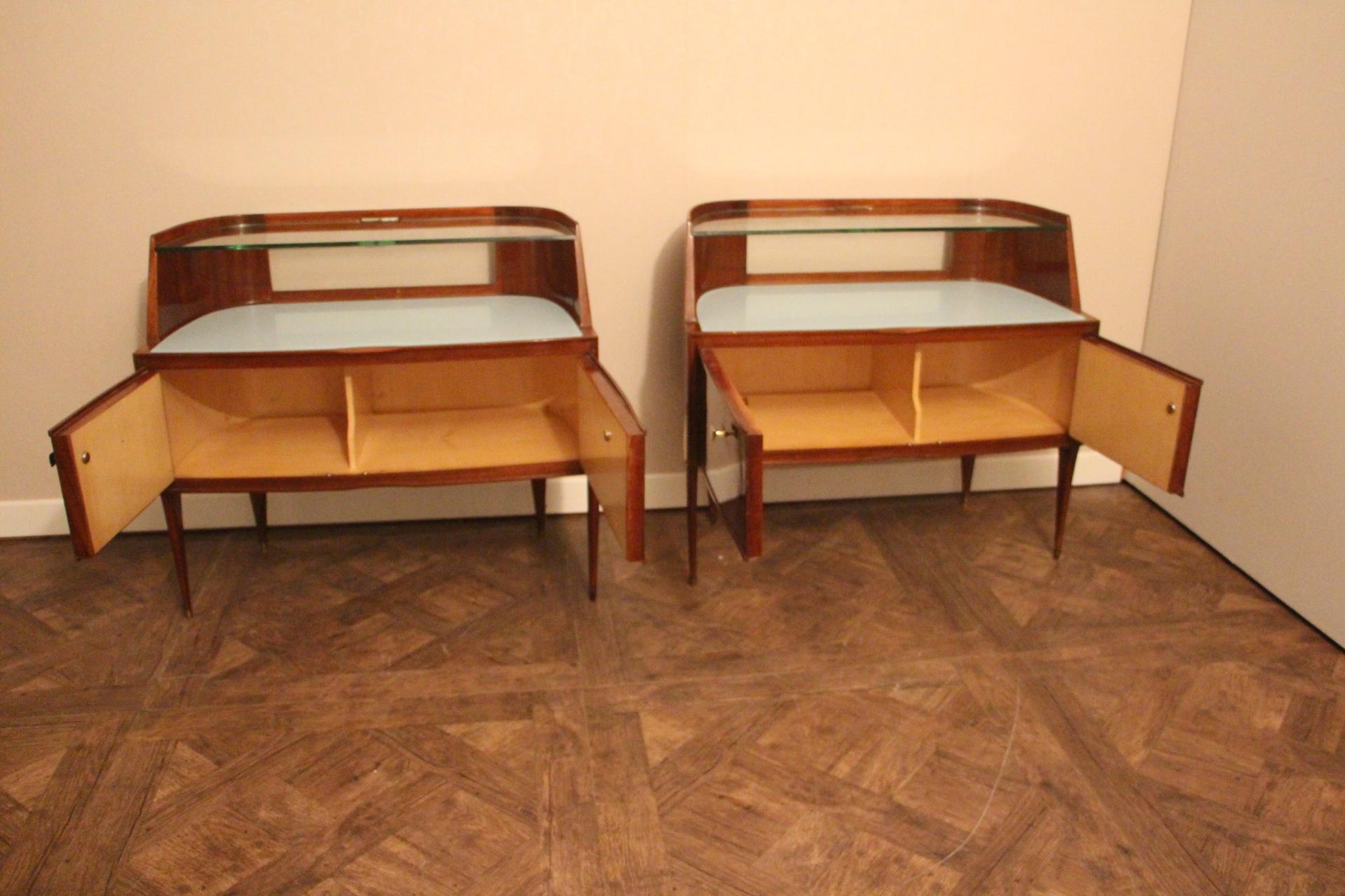 Pair of Mid-Century Modern Nightstands, Bed Side Tables by Paolo Buffa In Good Condition In Saint-Ouen, FR