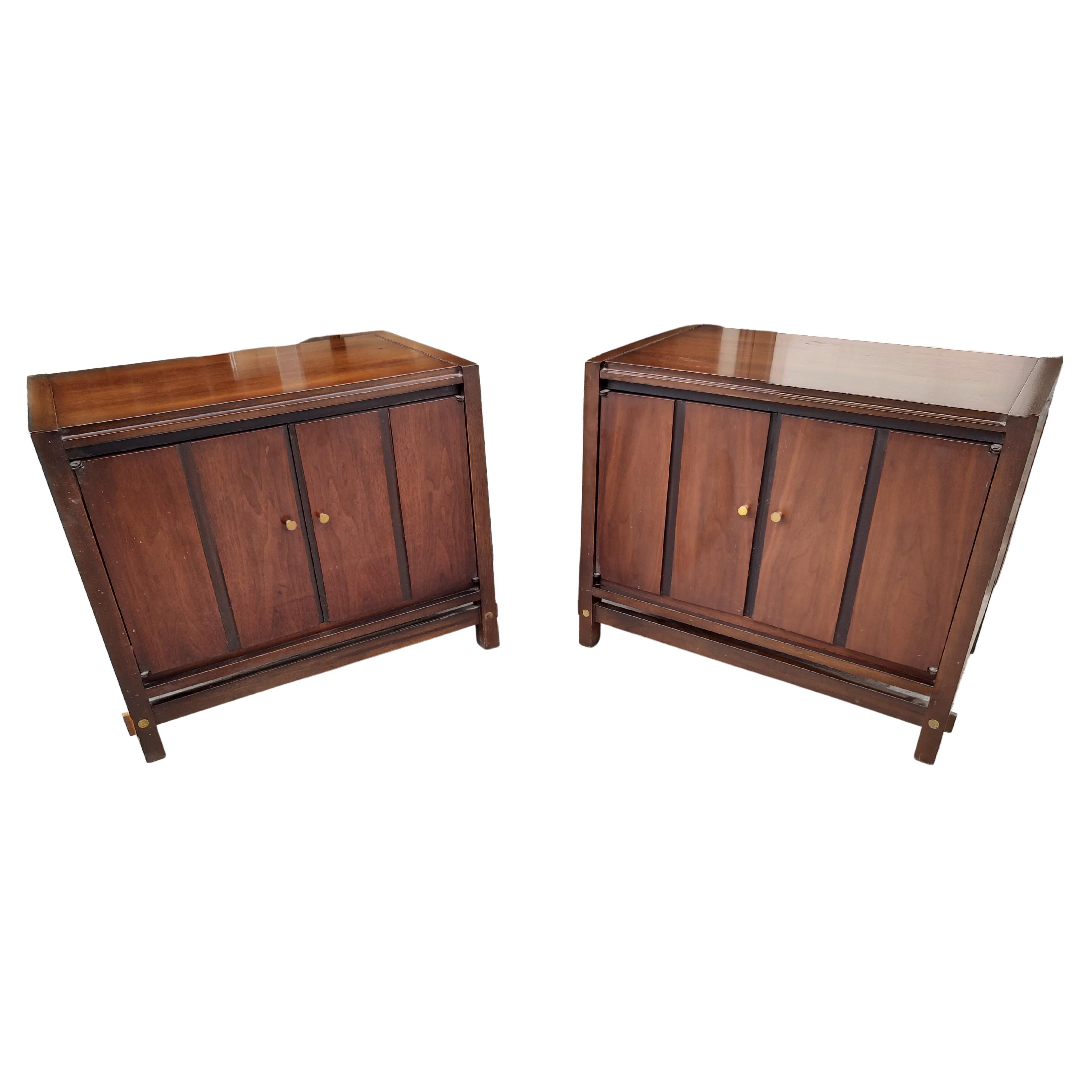 Americano Pair of Mid Century Modern Night Tables by Lane C 1965 in vendita