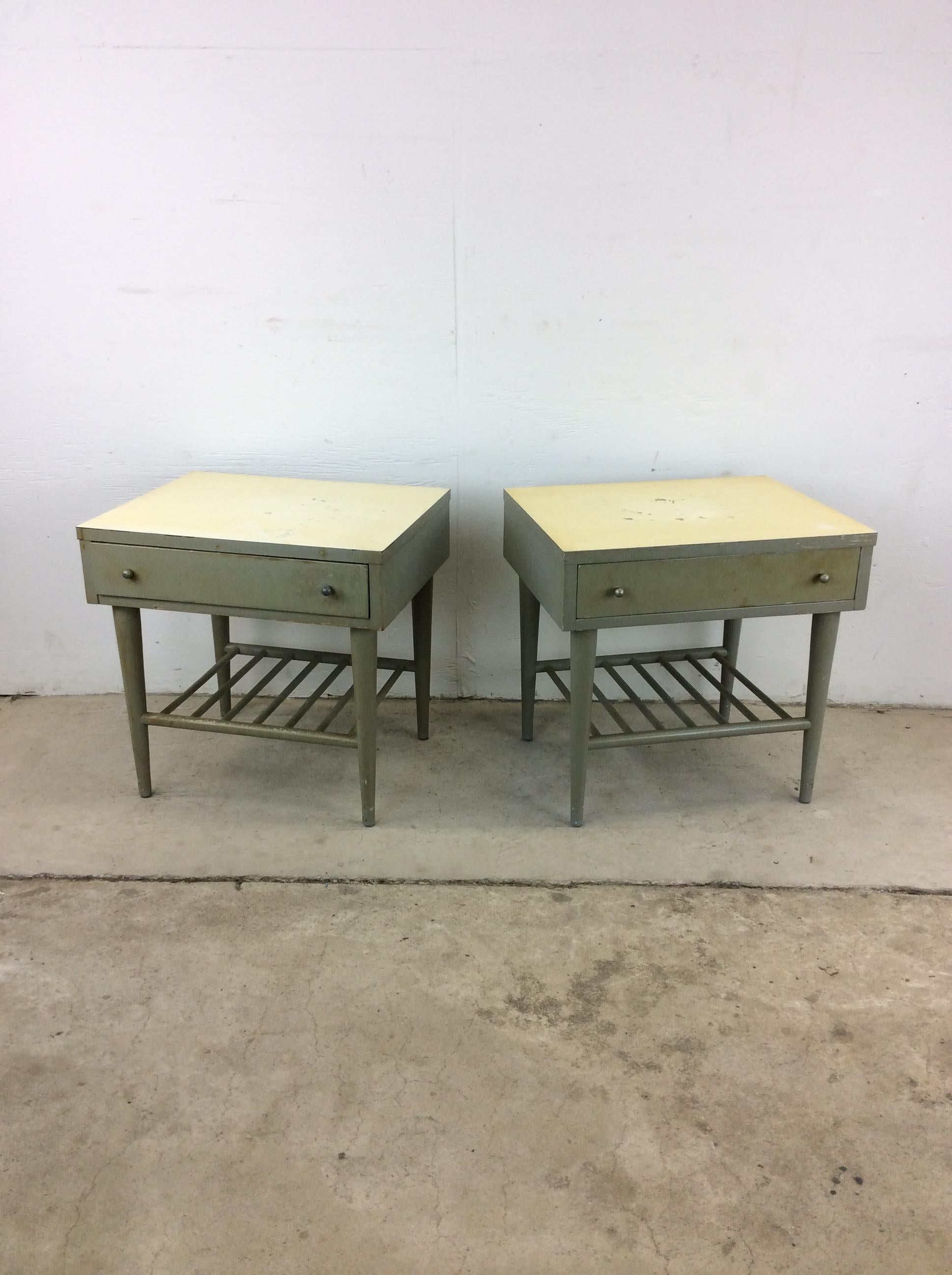 Pair of Mid Century Modern Nightstands by American of Martinsville In Fair Condition For Sale In Freehold, NJ