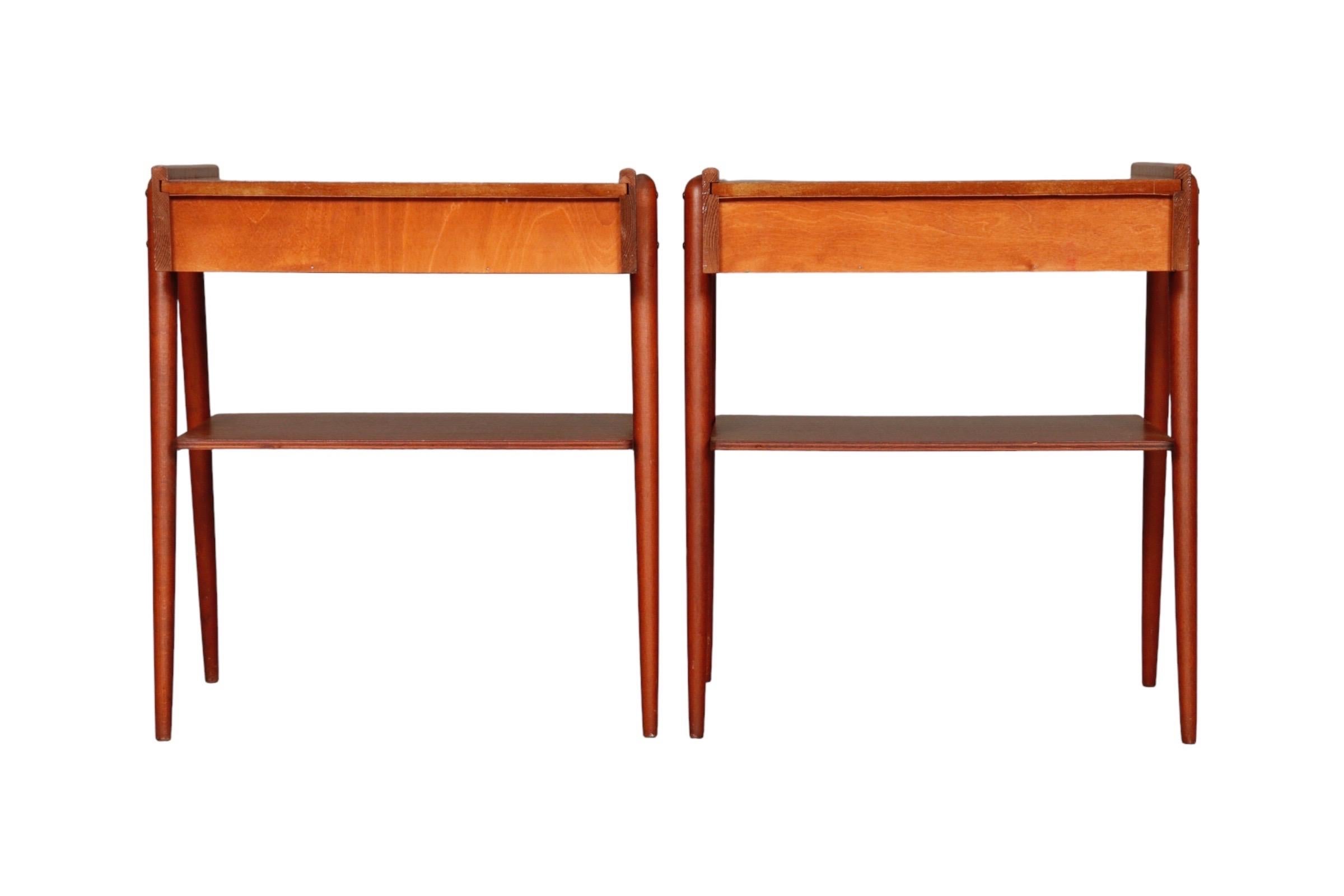 Pair of Mid-Century Modern Nightstands by Carlström & Co Möbelfabrik. In Good Condition In Hudson, NY