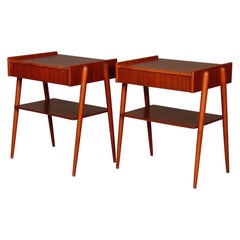 Paire de tables de nuit modernes du milieu du siècle par Carlström & Co Möbelfabrik.