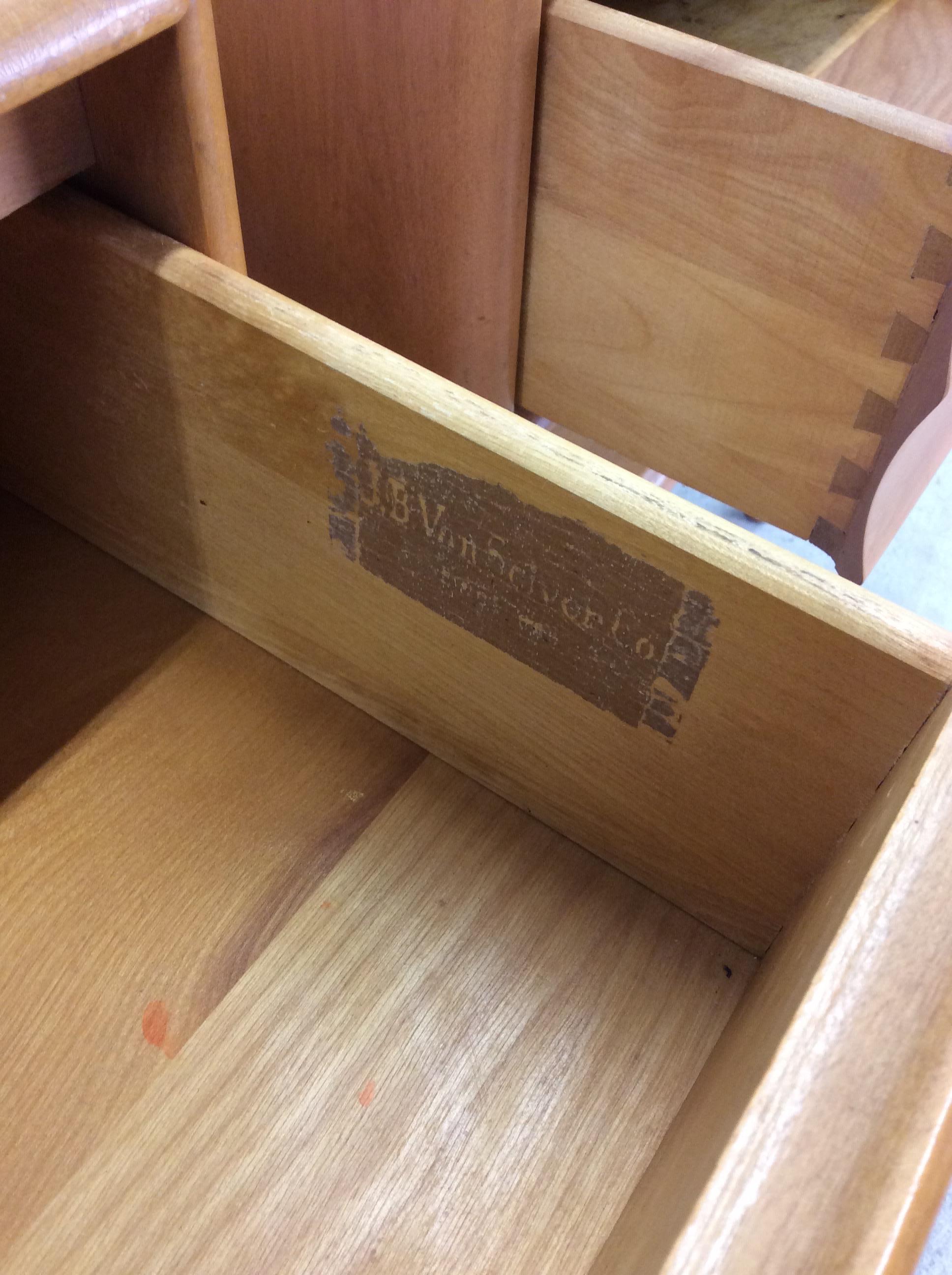 Pair of Mid Century Modern Nightstands by Heywood Wakefield For Sale 5