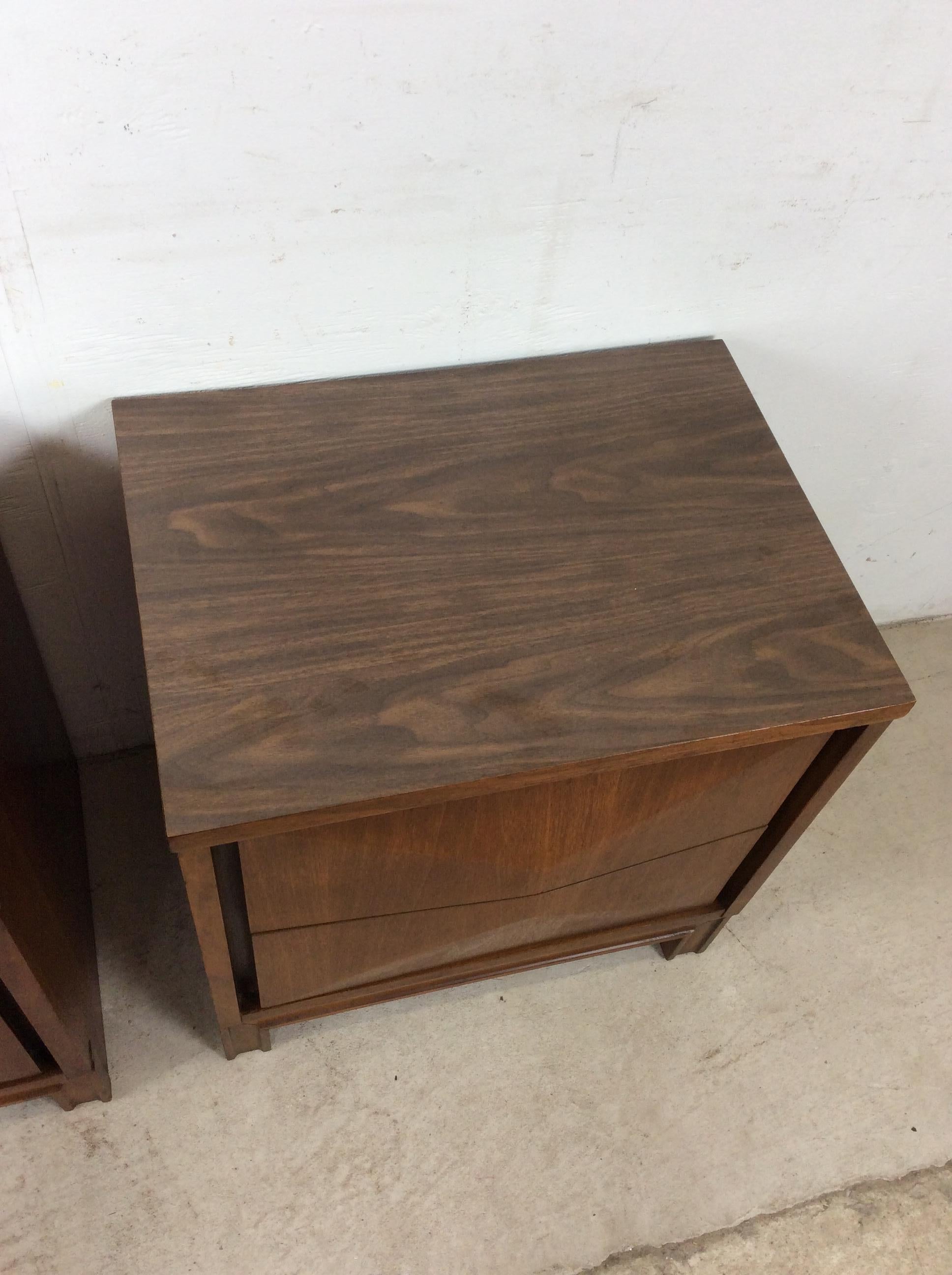 Formica Pair of Mid Century Modern Nightstands by Johnson Carper in vendita