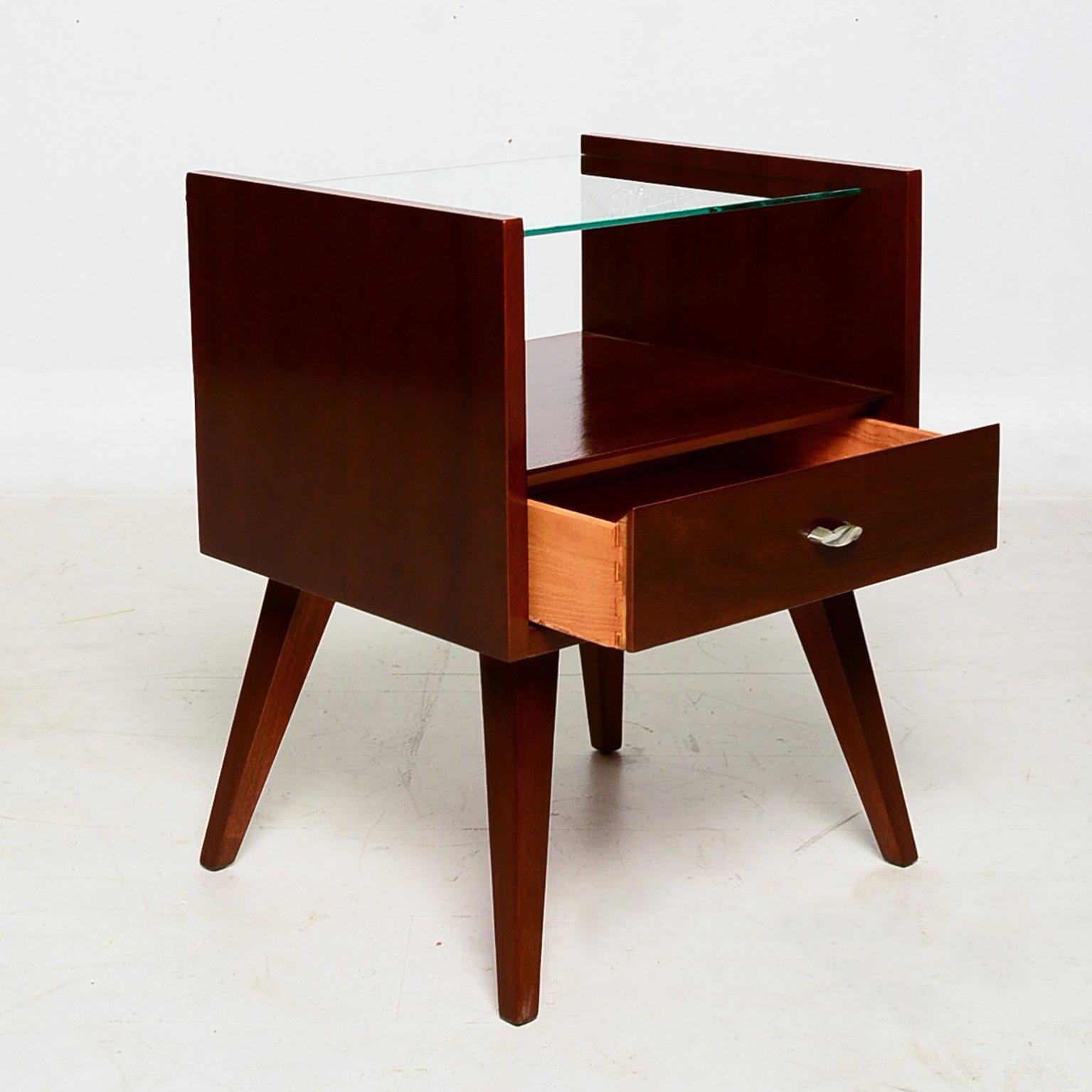 Pair of Mid-Century Modern Nightstands by Mengel, Raymond Loewy In Excellent Condition In Chula Vista, CA