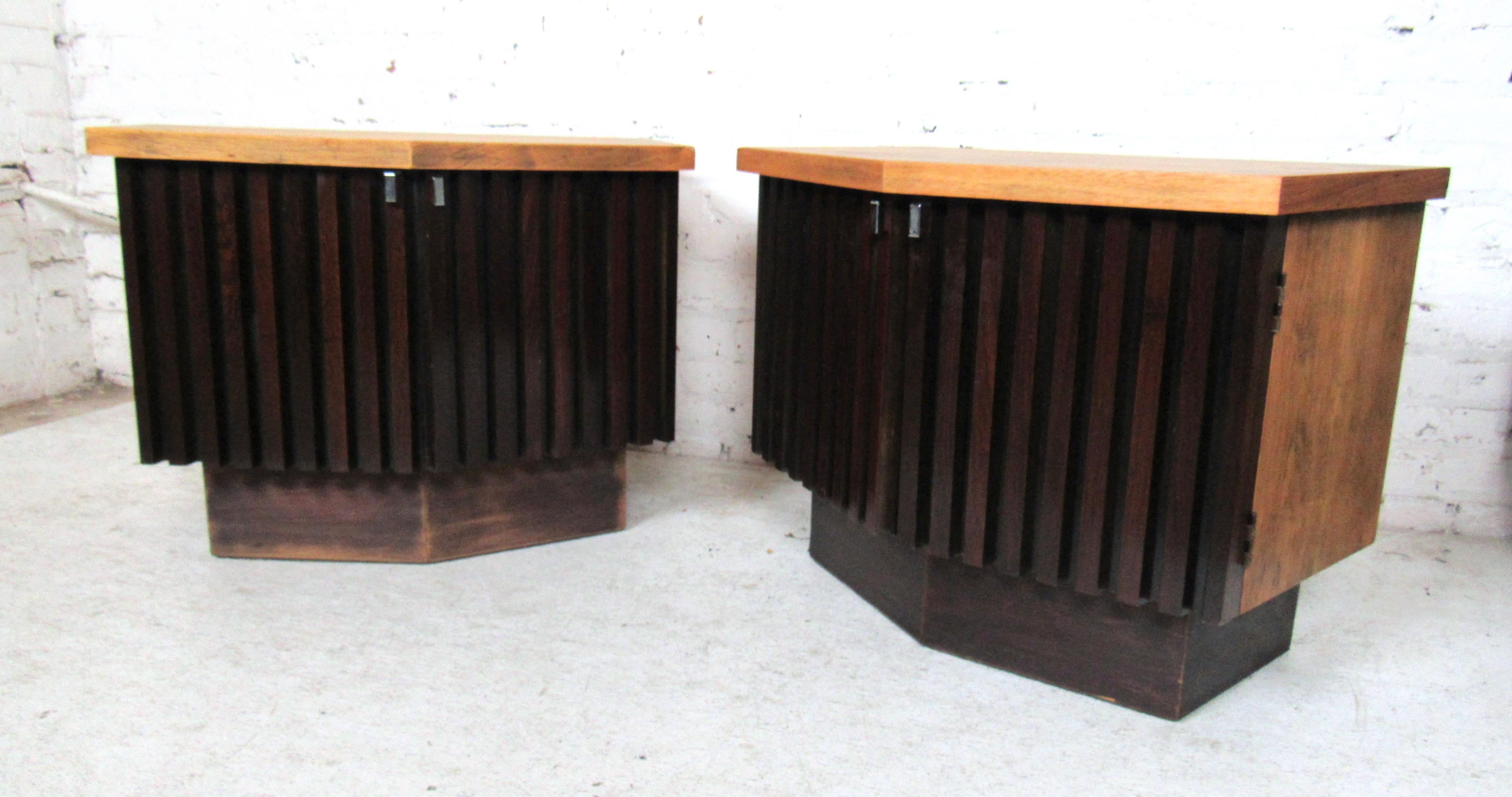 Pair of Mid-Century Modern Nightstands In Good Condition In Brooklyn, NY