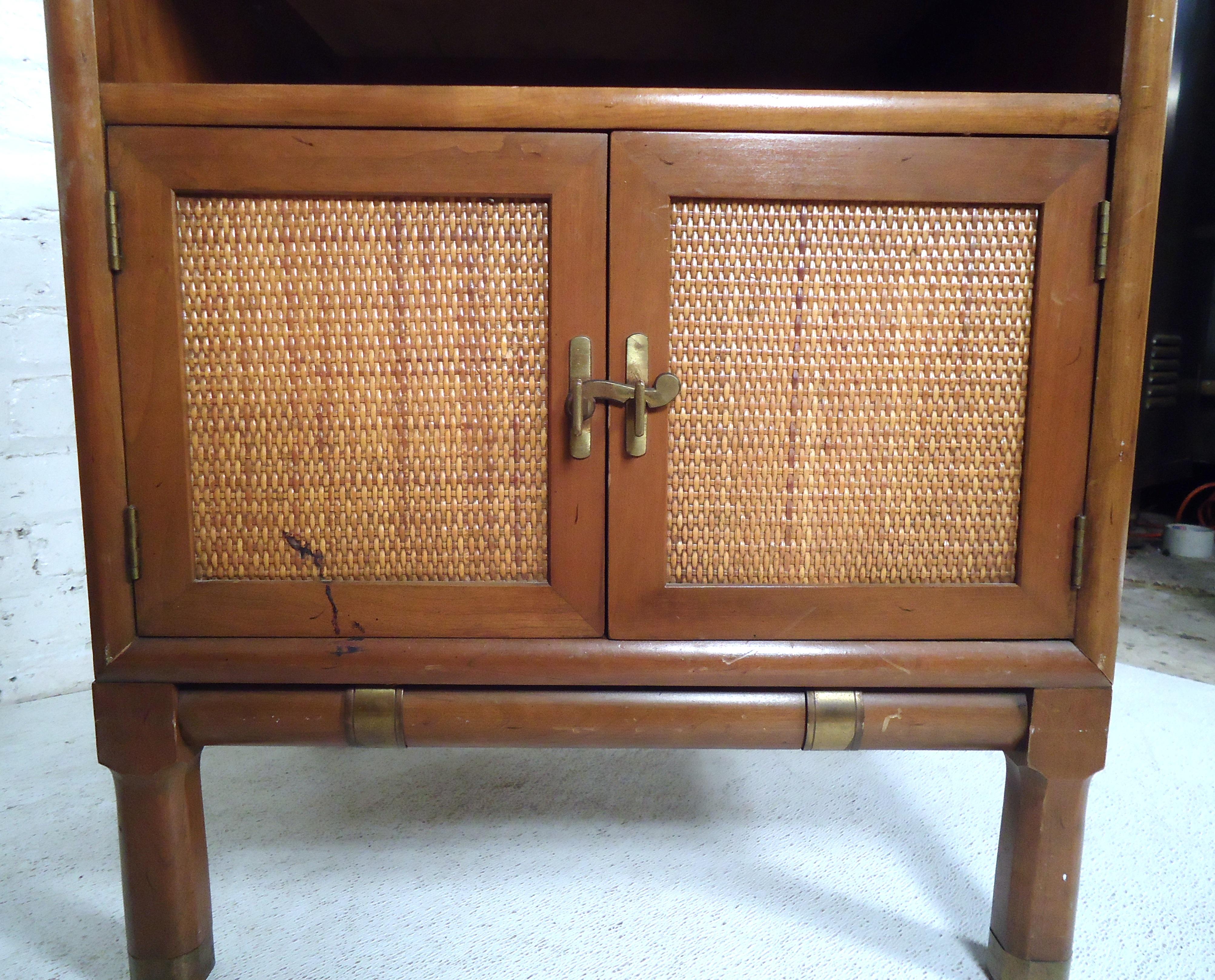 Pair of Mid-Century Modern Nightstands 1