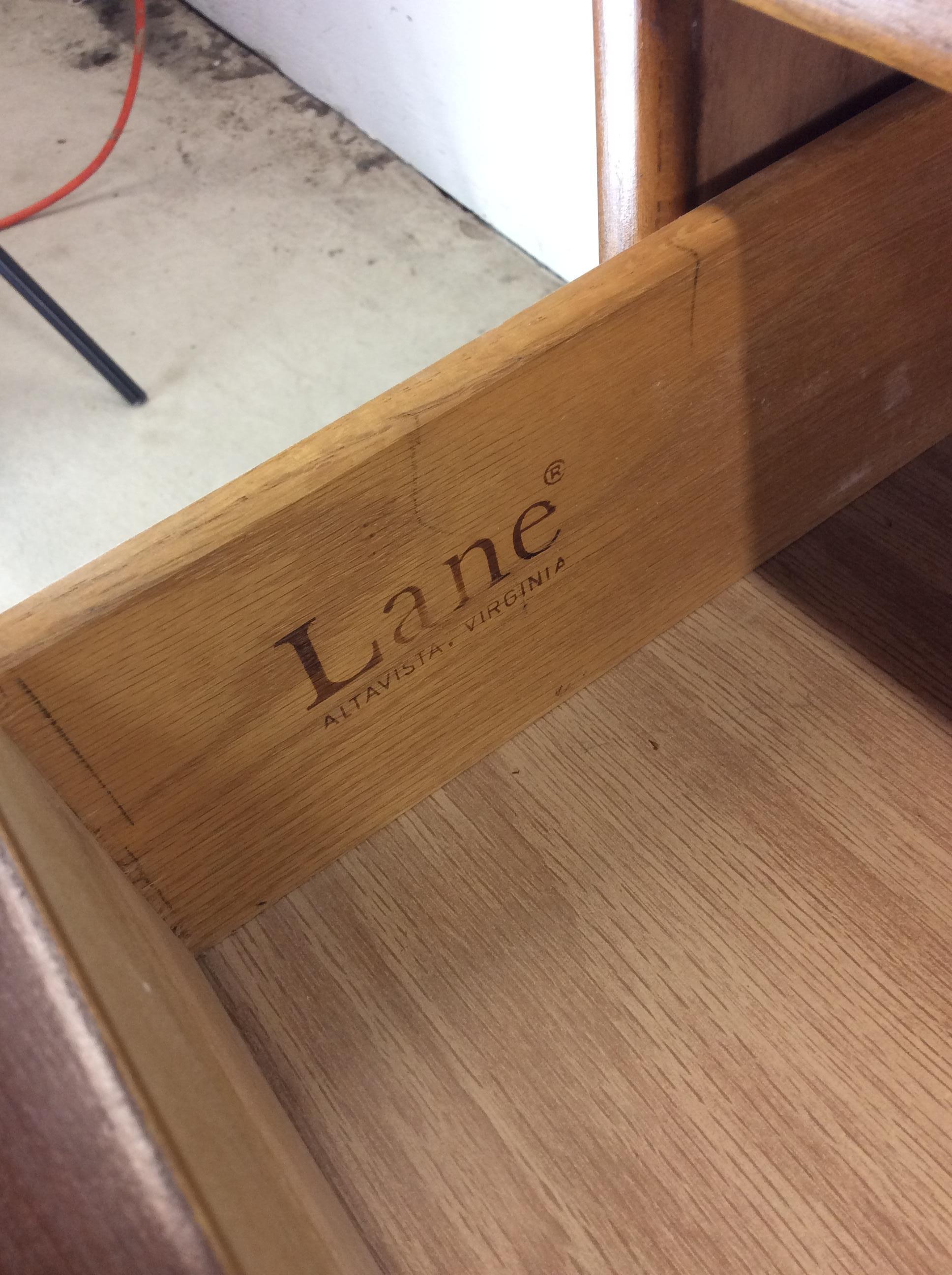 Pair of Mid Century Modern Nightstands from Perspective Series by Lane in vendita 2