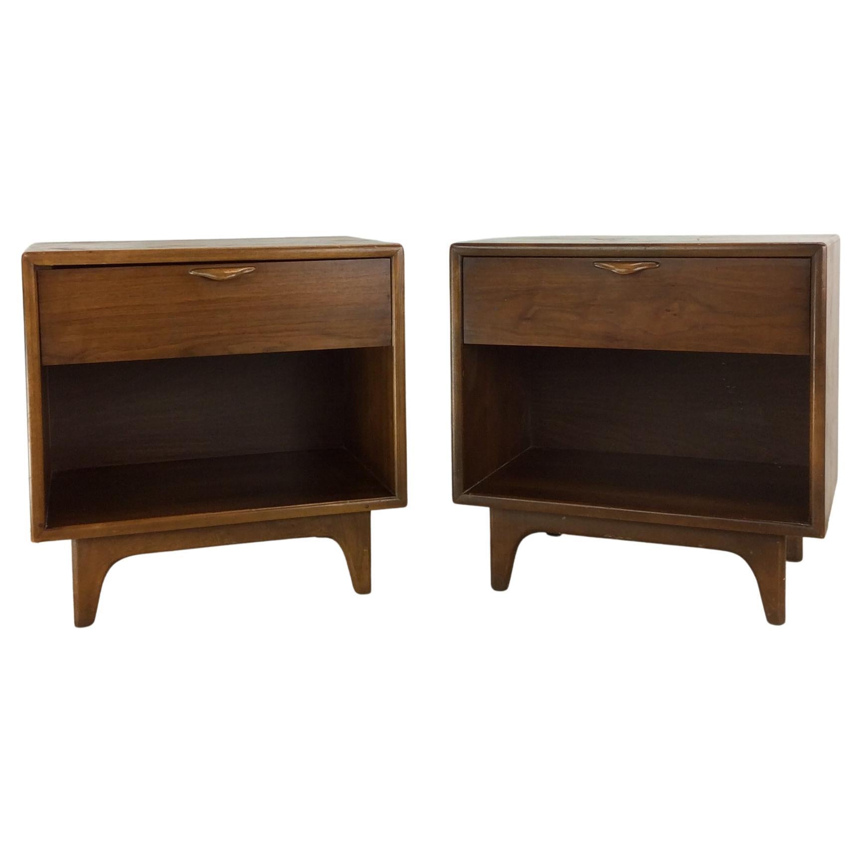 Pair of Mid Century Modern Nightstands from Perspective Series by Lane