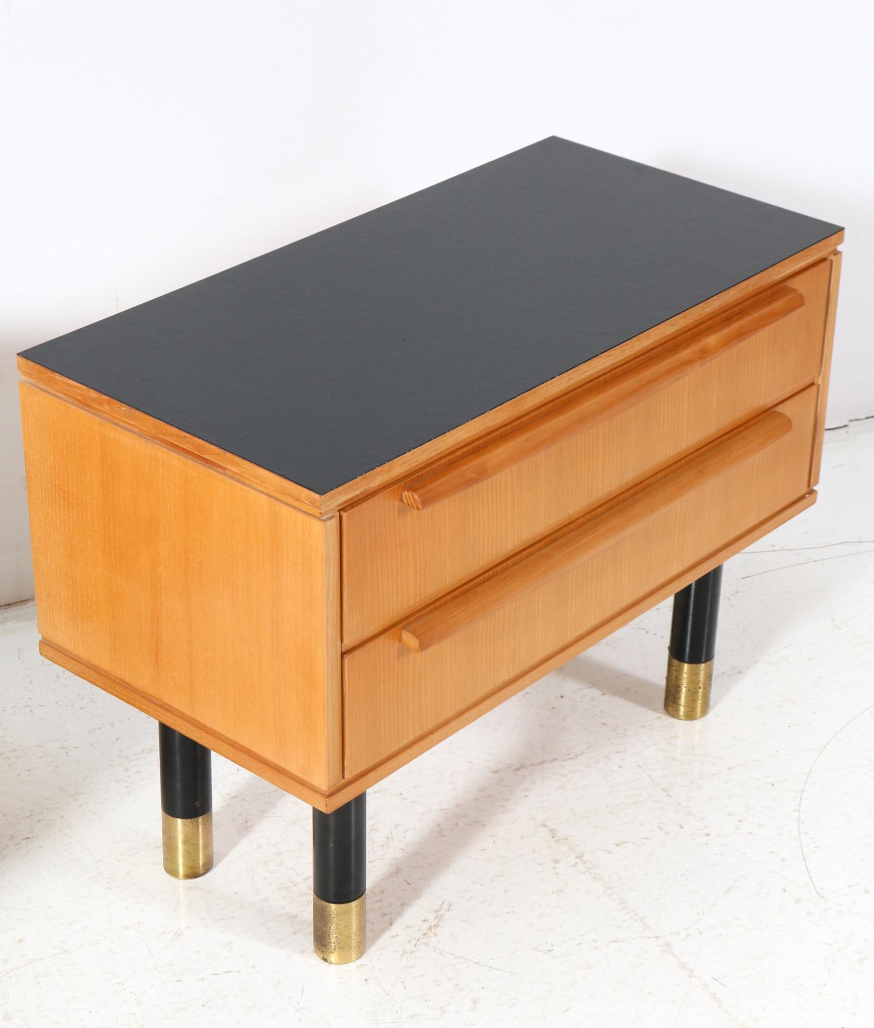 Pair of Mid-Century Modern Nightstands or Bedside Tables, 1950s For Sale 1