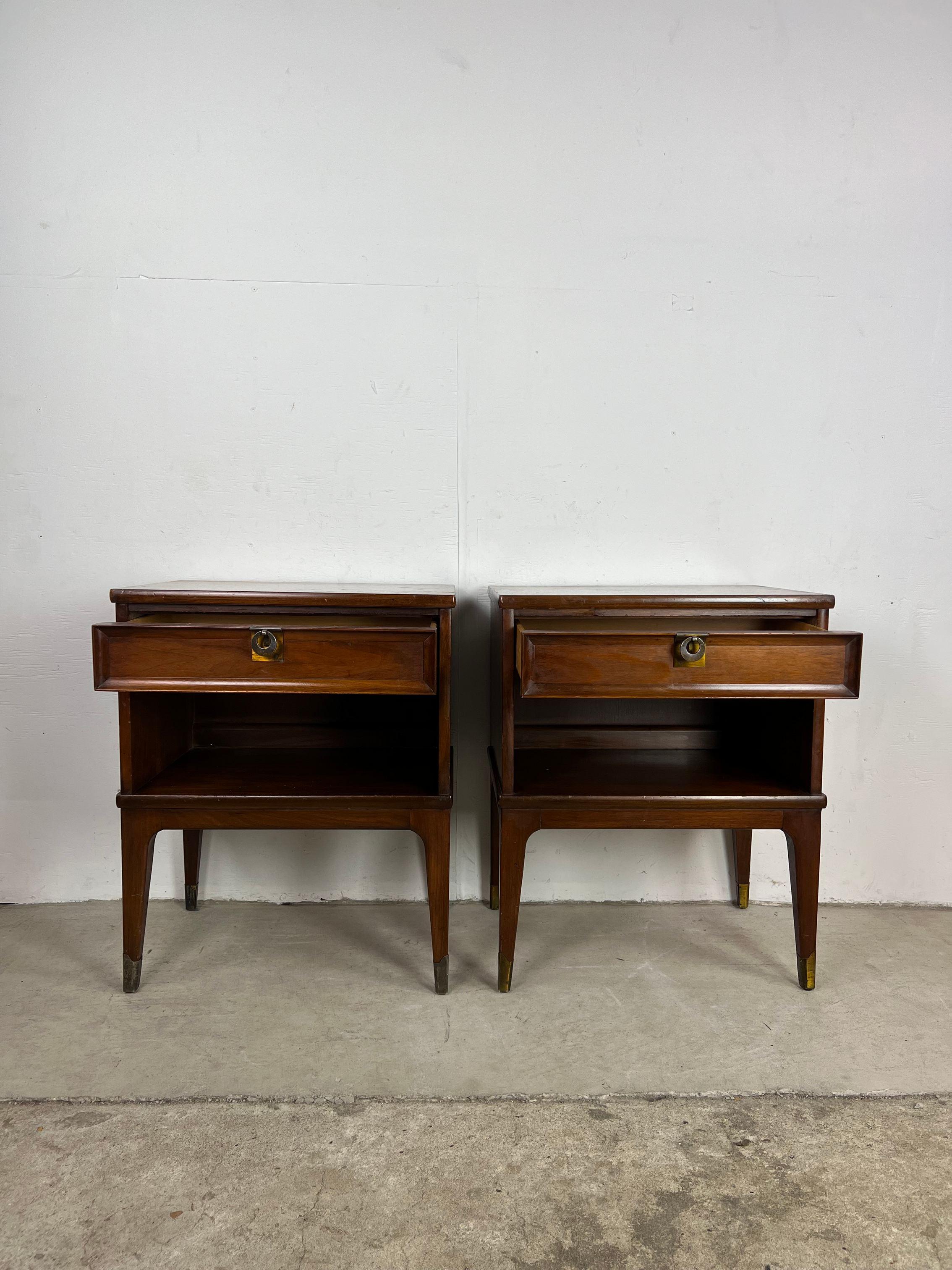 Pair of Mid Century Modern Nightstands with Single Drawer 3