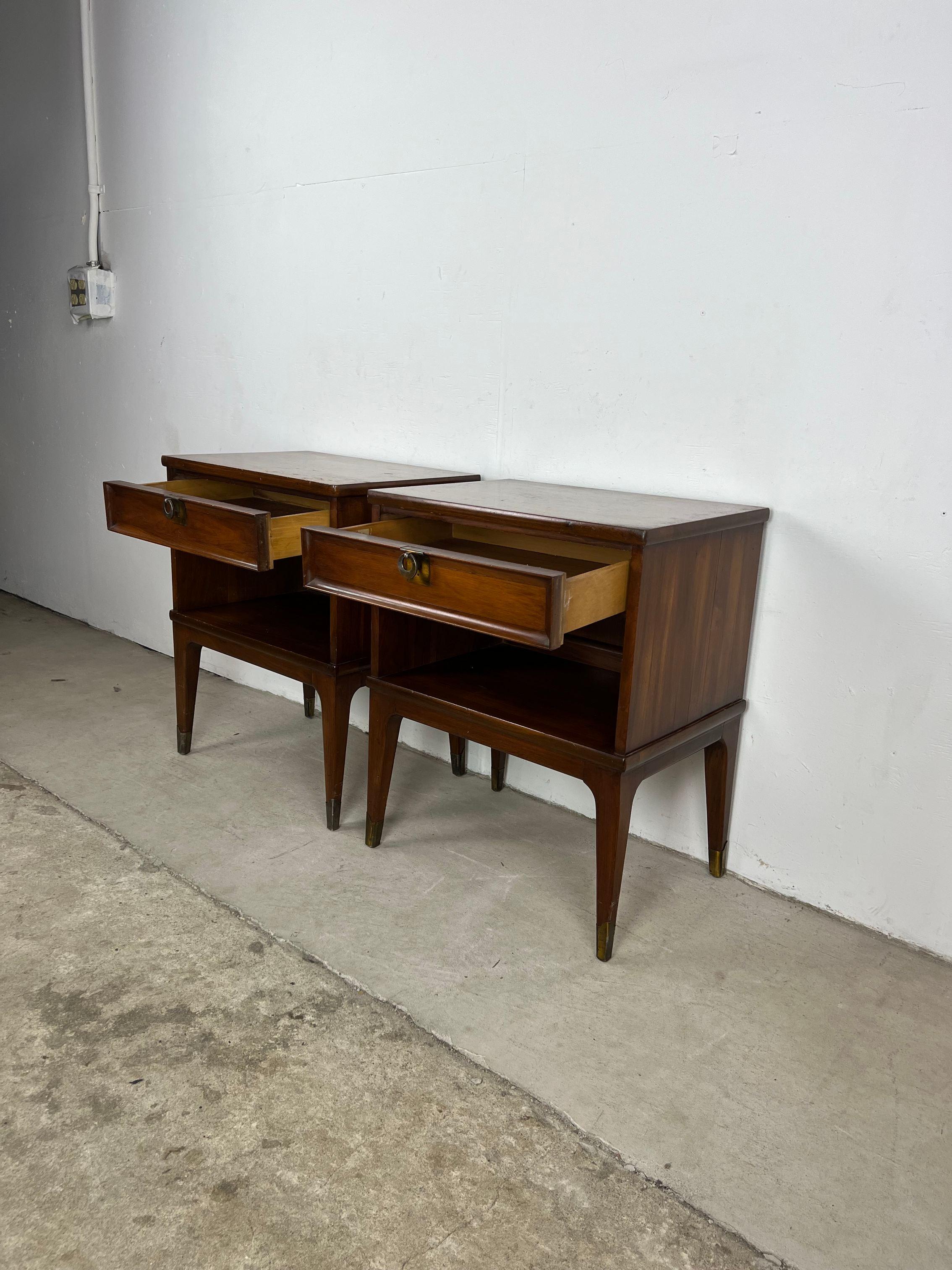 Pair of Mid Century Modern Nightstands with Single Drawer 4