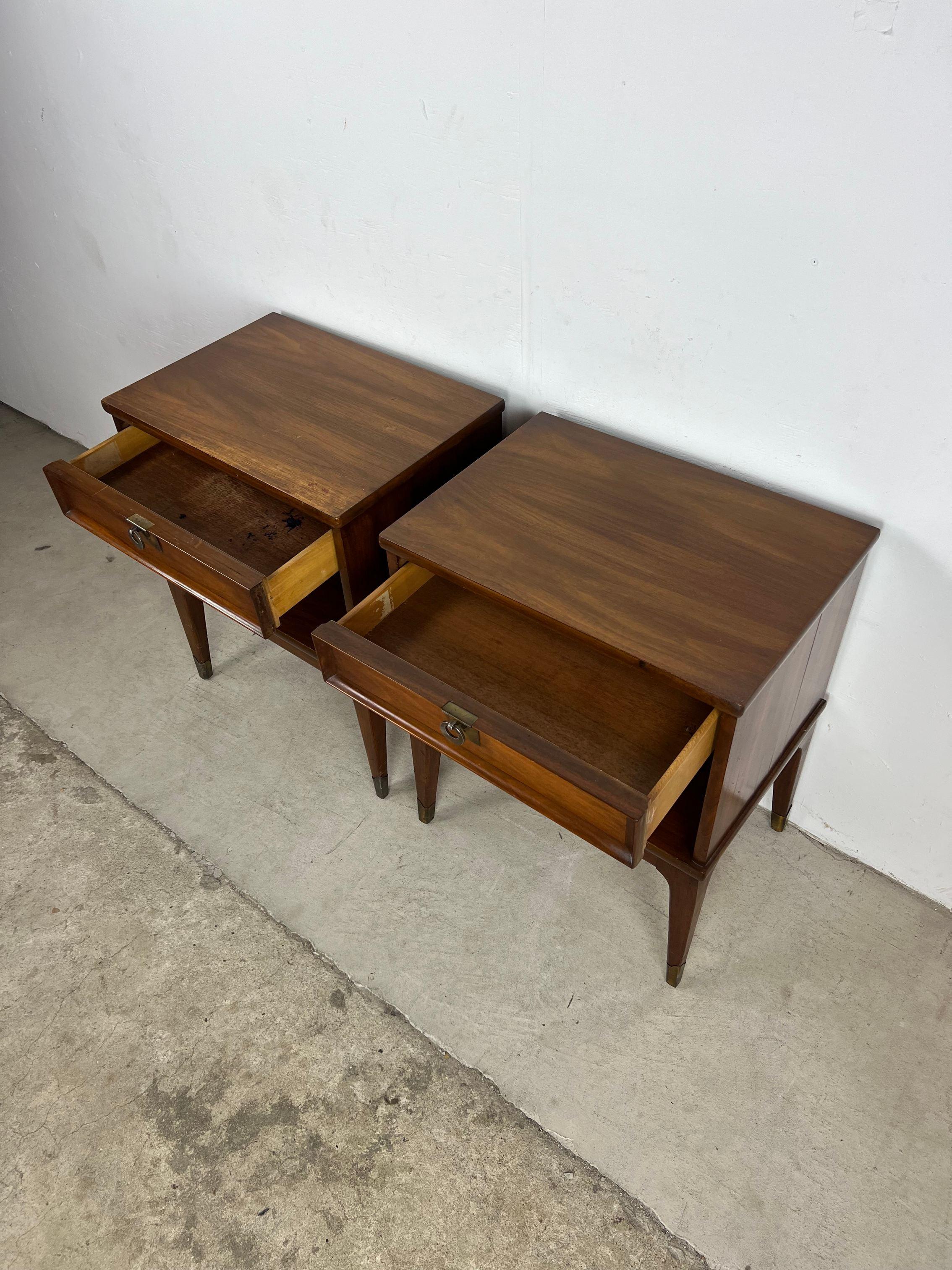 Pair of Mid Century Modern Nightstands with Single Drawer 5