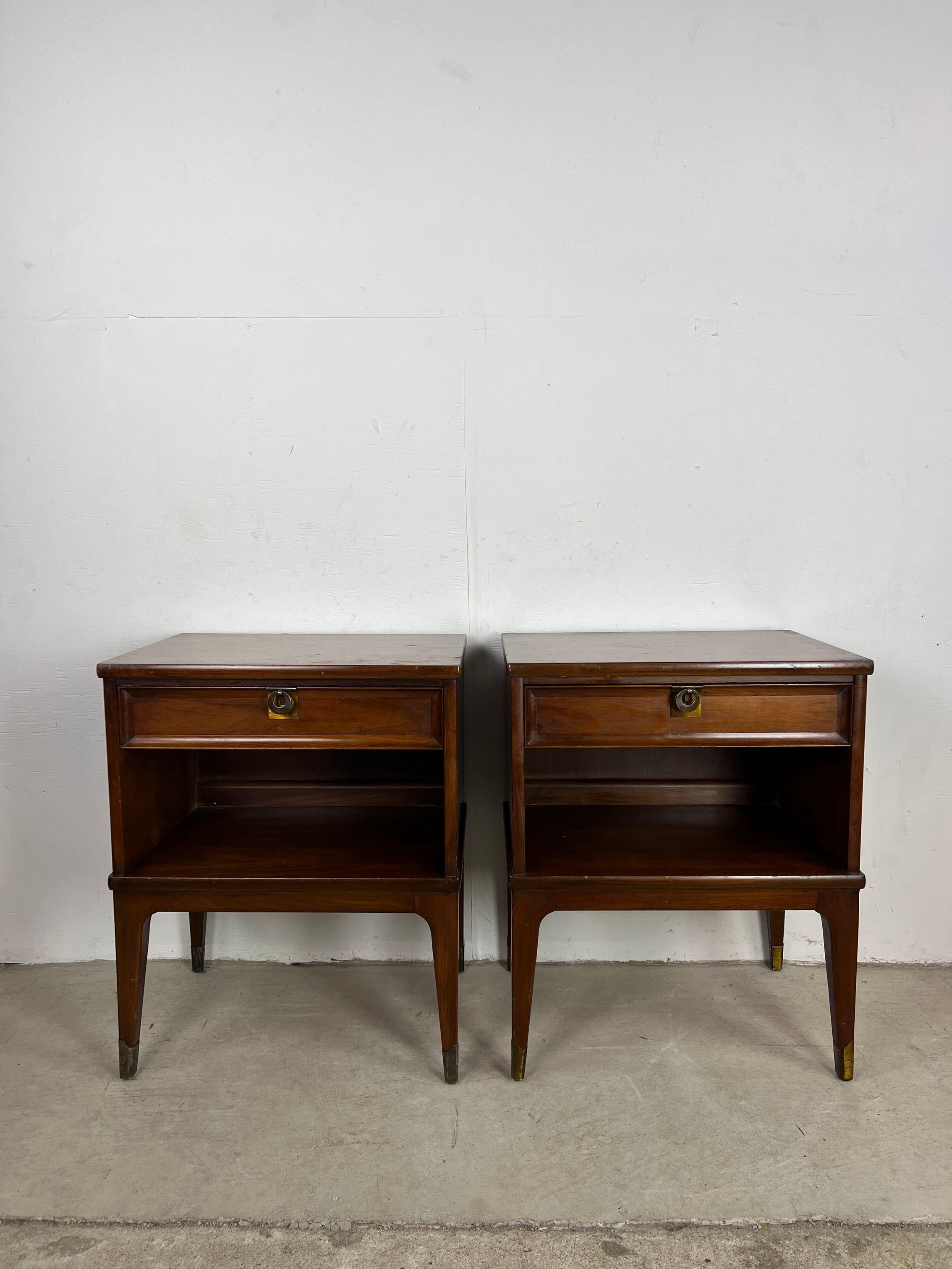 Mid-Century Modern Pair of Mid Century Modern Nightstands with Single Drawer