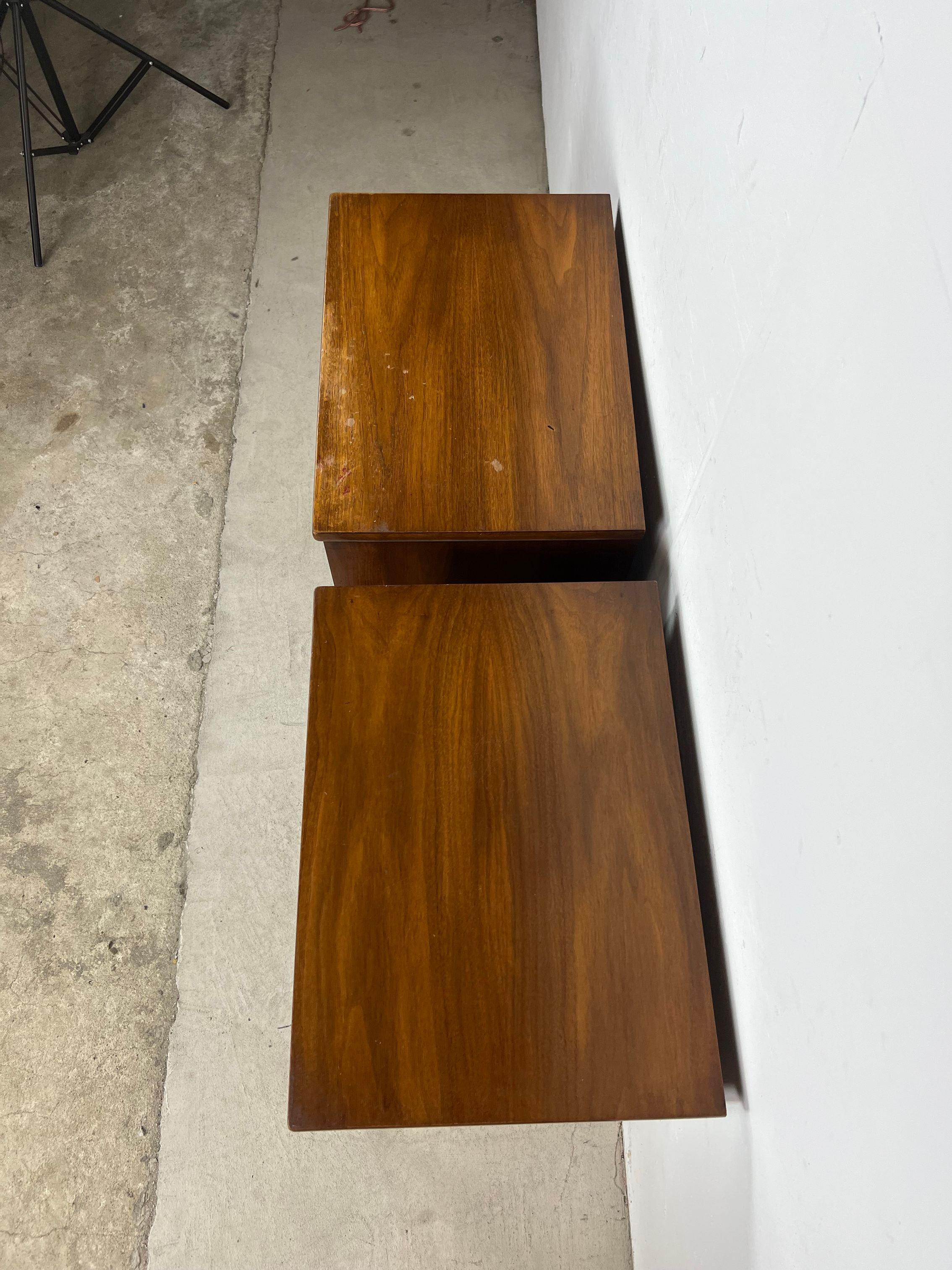 Mid-20th Century Pair of Mid Century Modern Nightstands with Single Drawer
