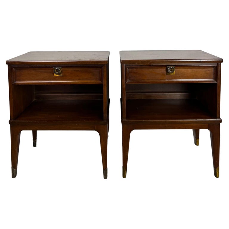 Pair of Mid Century Modern Nightstands with Single Drawer For Sale at