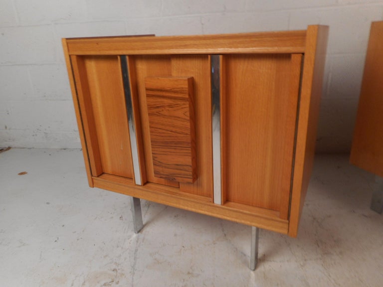 Pair of MidCentury Modern Oak and Rosewood Nightstands at 1stDibs