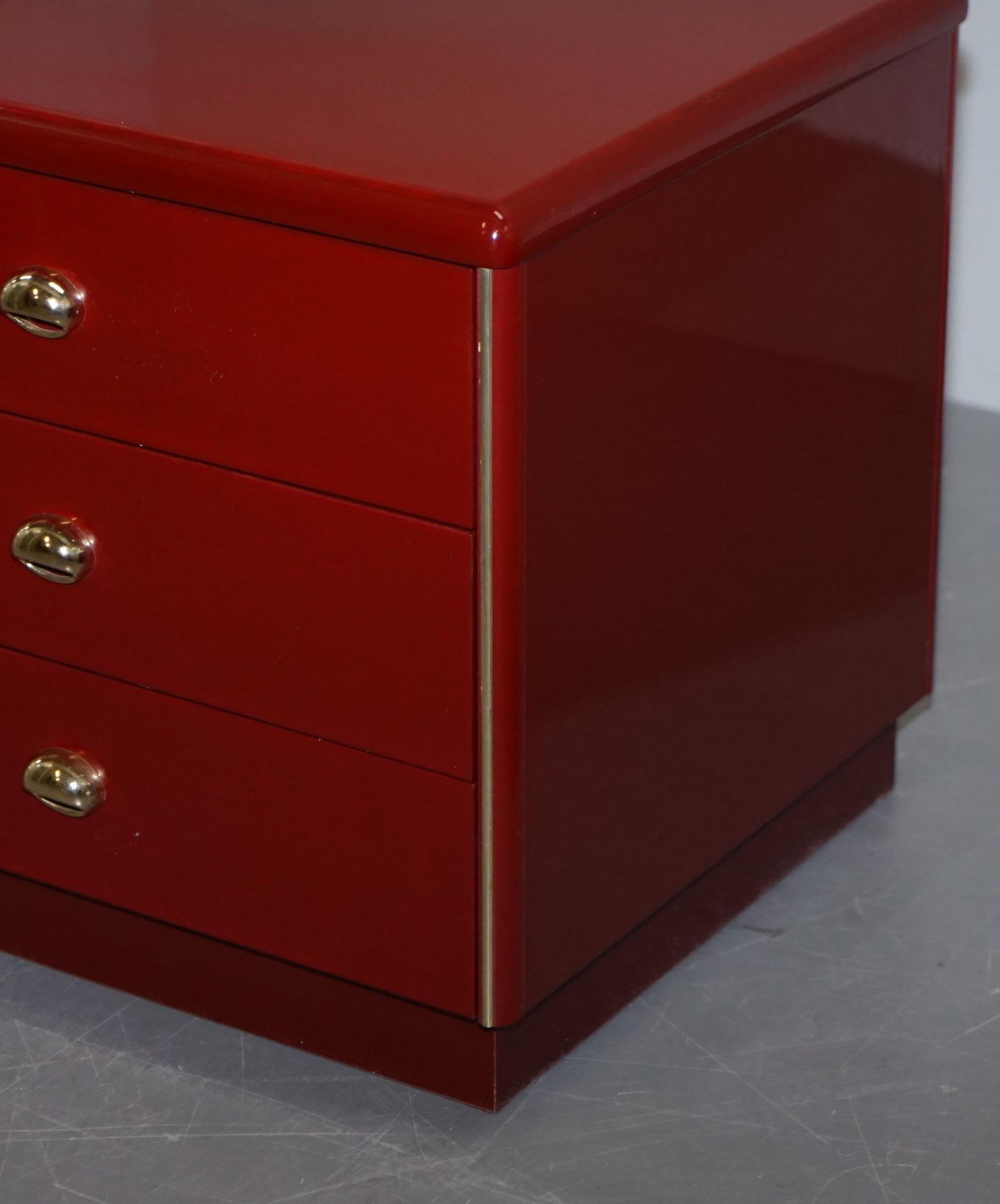 Hand-Crafted Pair of Mid-Century Modern Oak and Bakelite Vintage Chest of Drawers Side Tables For Sale