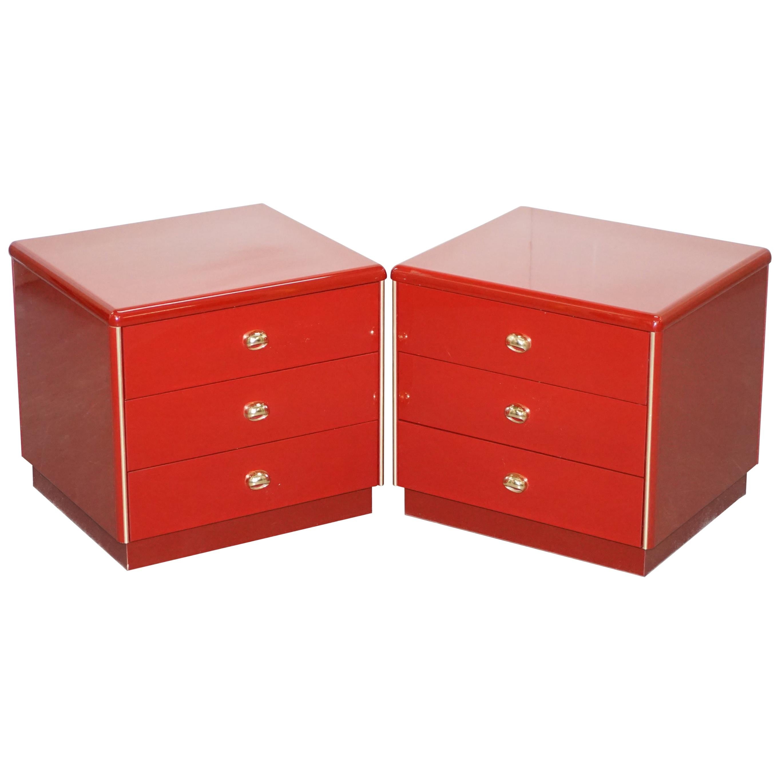 Pair of Mid-Century Modern Oak and Bakelite Vintage Chest of Drawers Side Tables For Sale