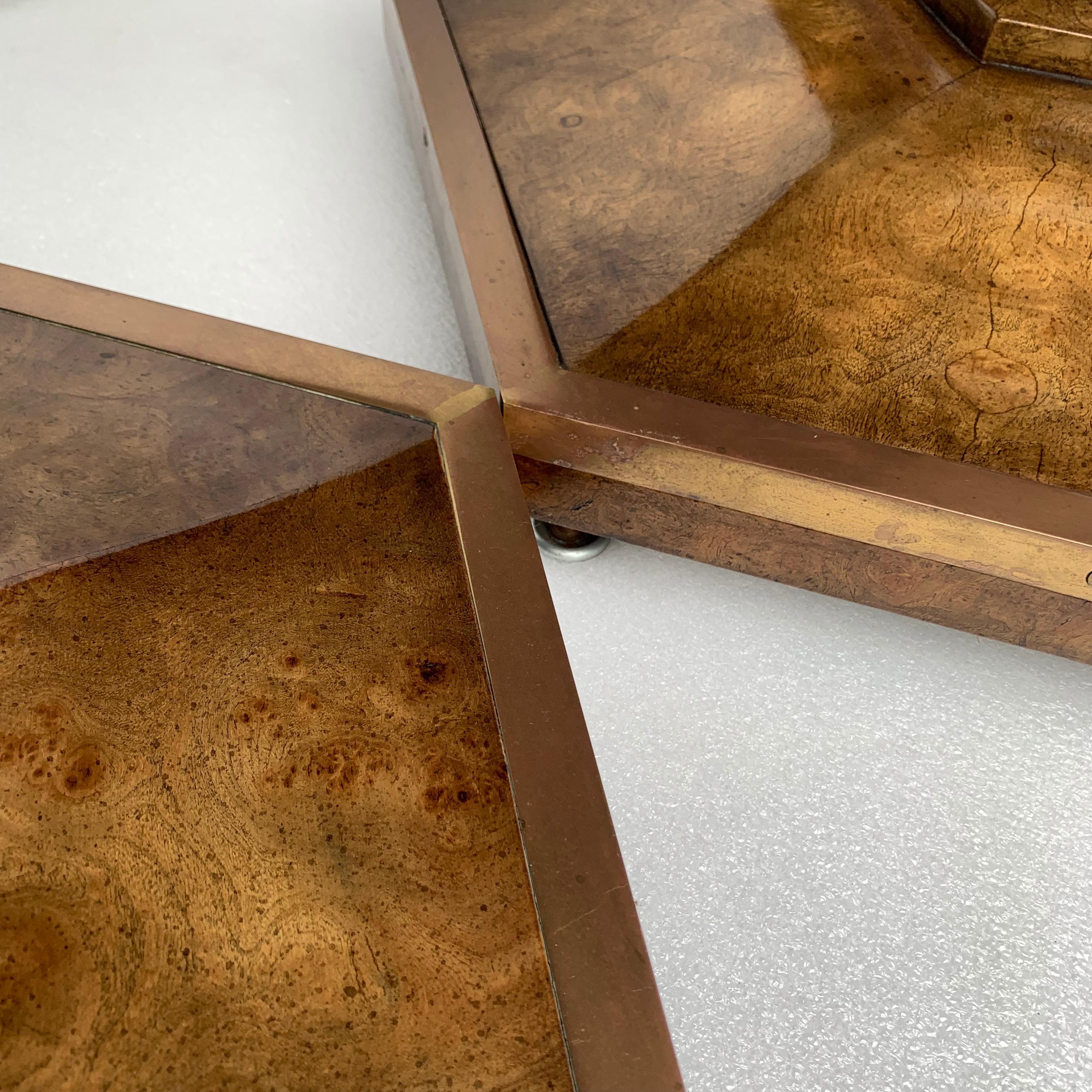 Paire de supports de tables d'extrémité octogonales Mastercraft en broussin et laiton de style mi-siècle moderne 3
