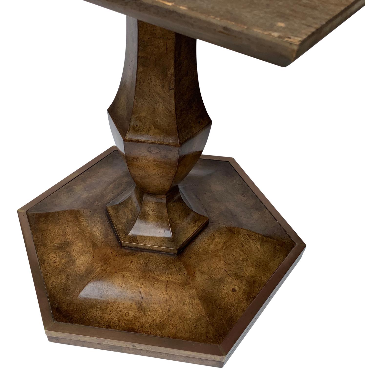 Laiton Paire de supports de tables d'extrémité octogonales Mastercraft en broussin et laiton de style mi-siècle moderne