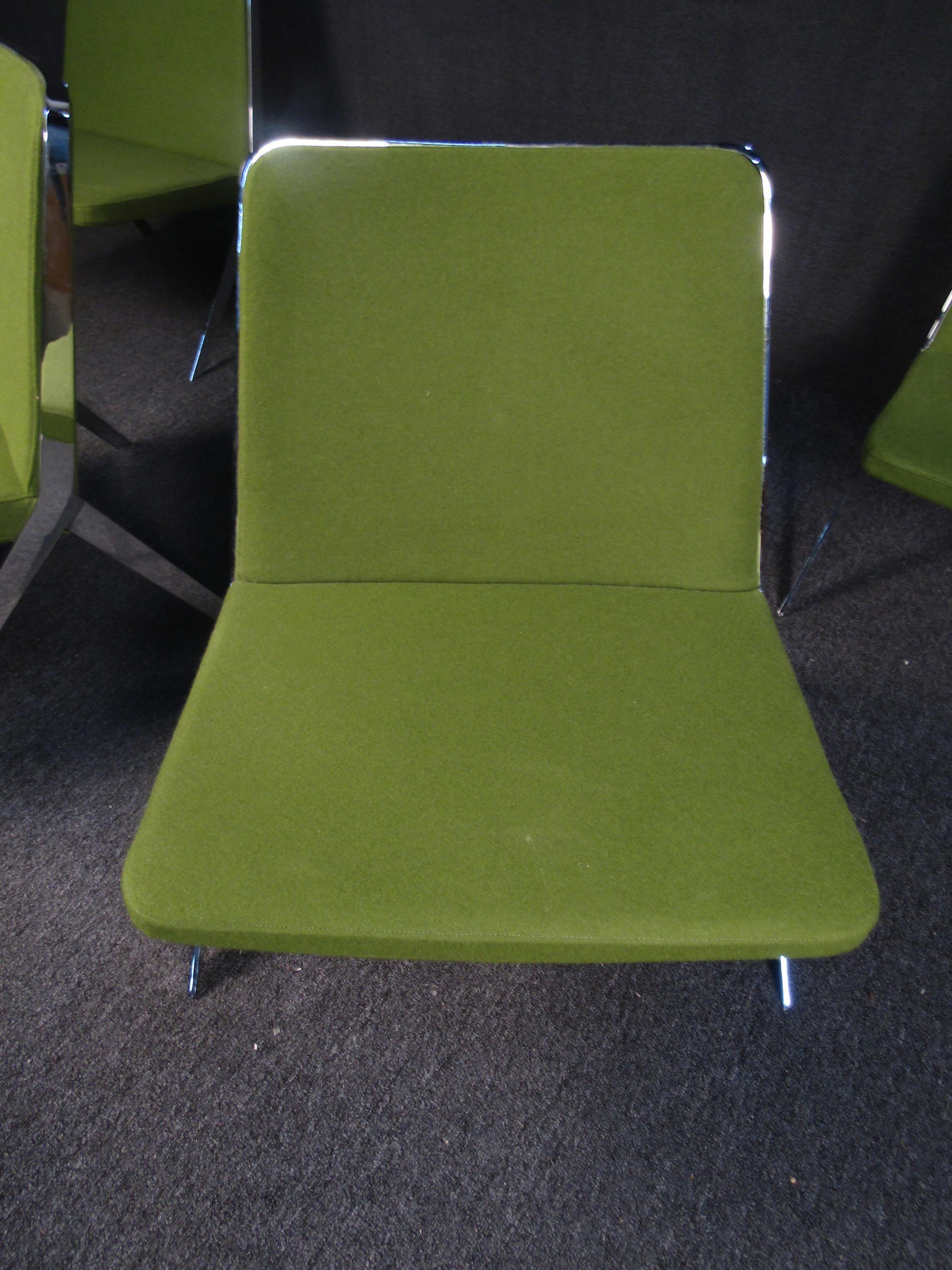 20th Century Pair of Mid-Century Modern Office Chairs For Sale