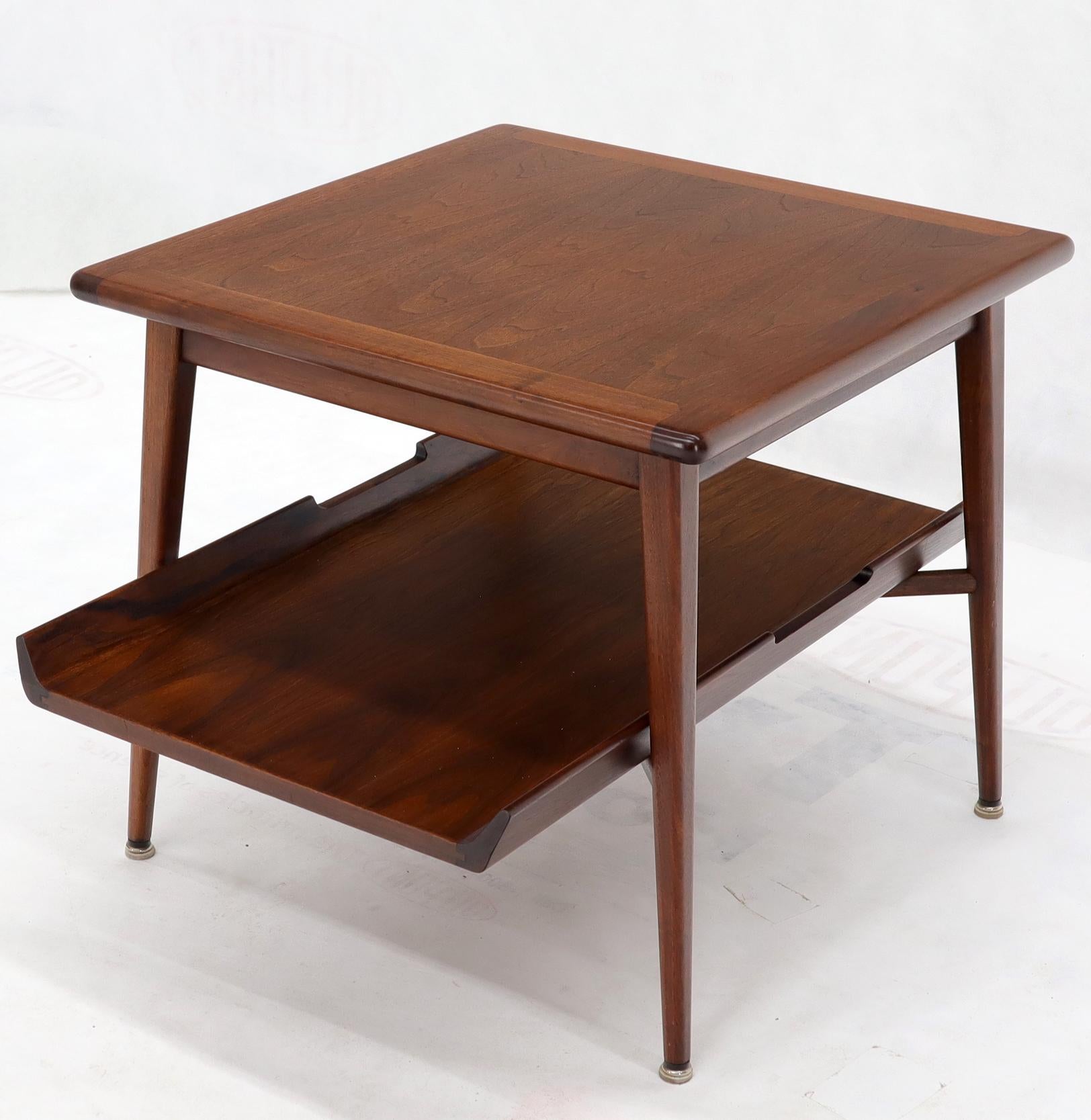 Pair of Mid-Century Modern Oiled Walnut End Side Tables  In Excellent Condition For Sale In Rockaway, NJ