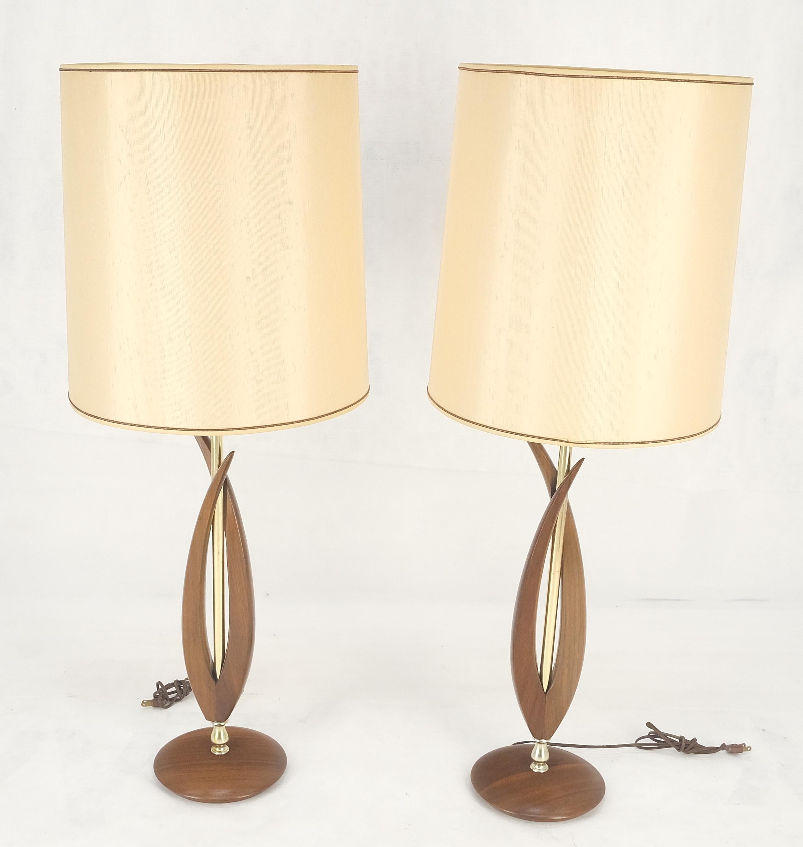Mid-Century Modern Pair of Mid Century Modern Oiled Walnut Turned Bases c1970s Table Lamps MINT For Sale