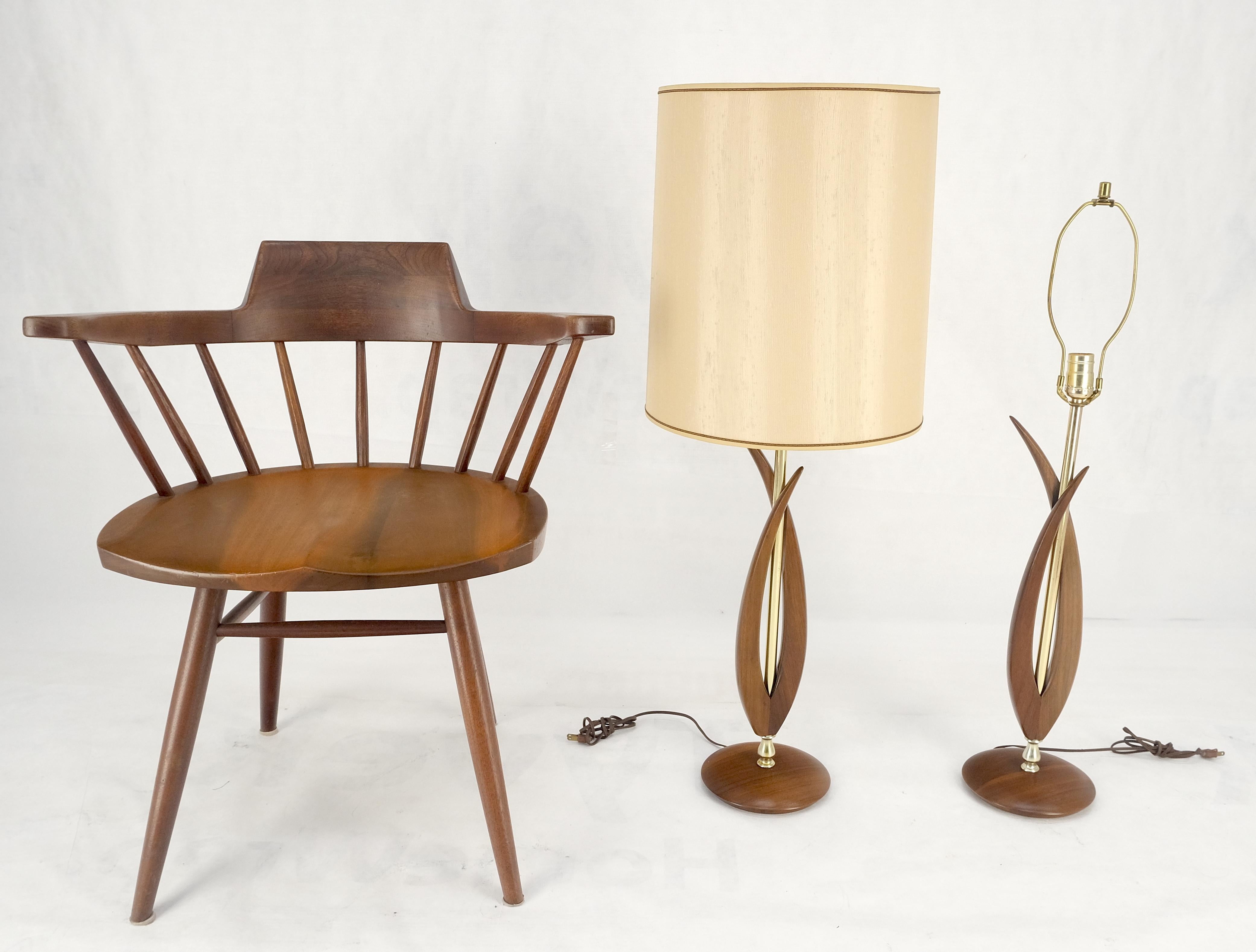 20th Century Pair of Mid Century Modern Oiled Walnut Turned Bases c1970s Table Lamps MINT For Sale