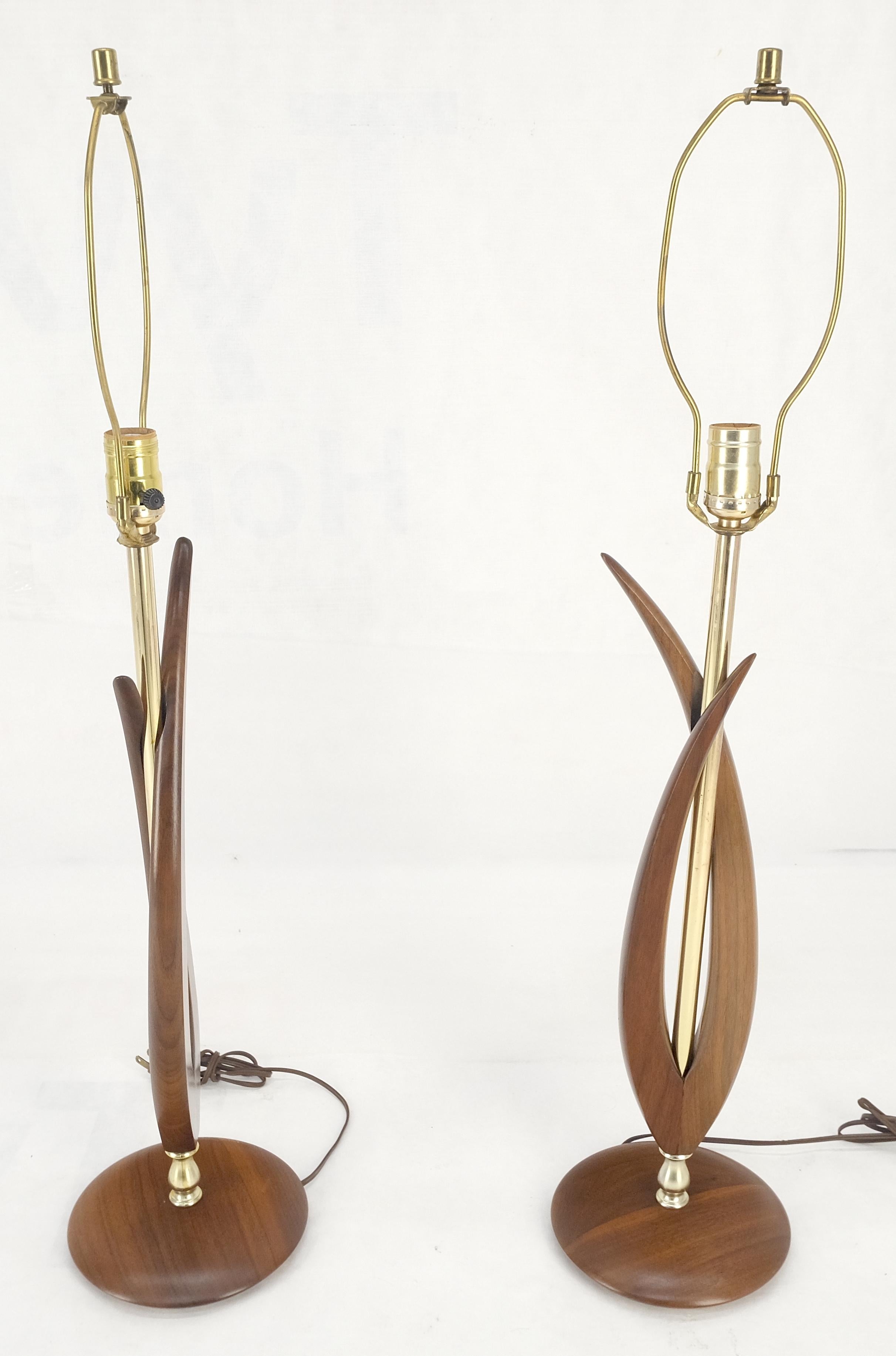 Pair of Mid Century Modern Oiled Walnut Turned Bases c1970s Table Lamps MINT For Sale 2