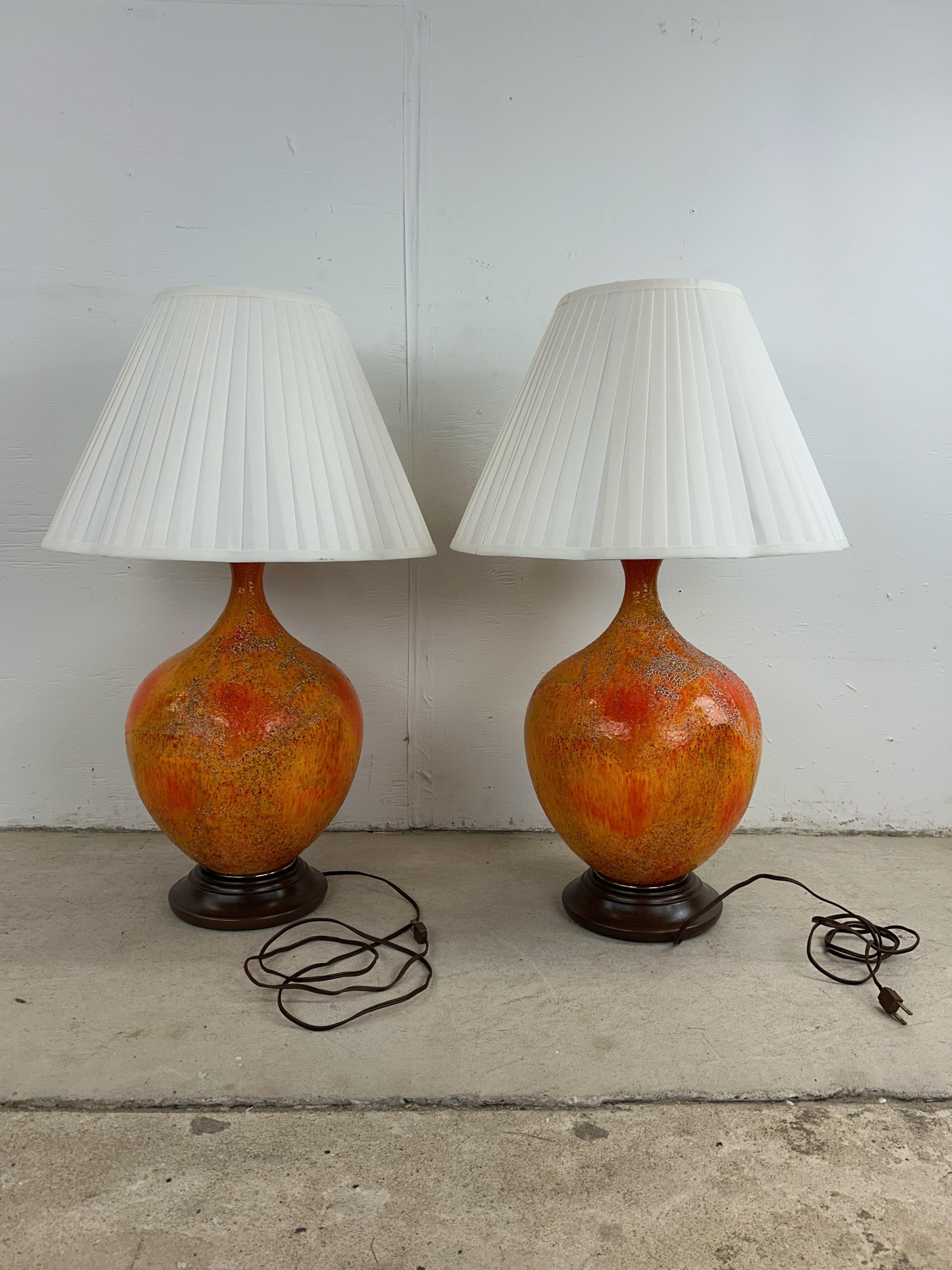 Paire de lampes de table The Modernity orange avec glaçure Lava en vente 3