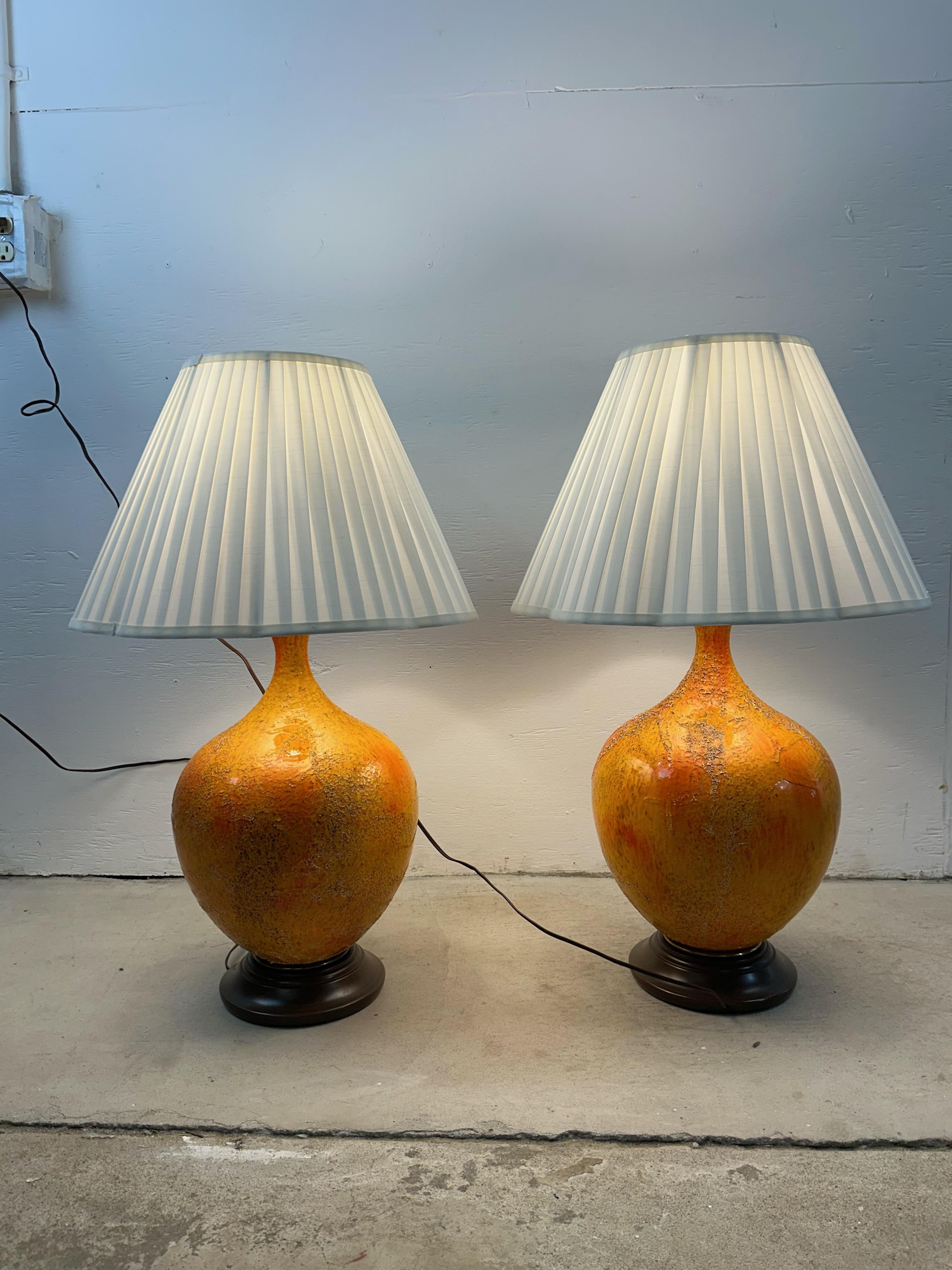 Paire de lampes de table The Modernity orange avec glaçure Lava en vente 10