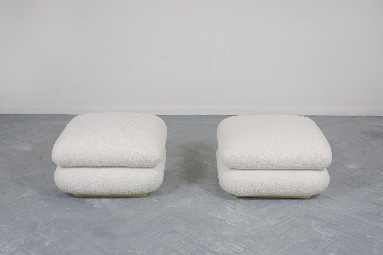 Pair of Mid-Century Modern Ottoman Poufs In Good Condition In Los Angeles, CA