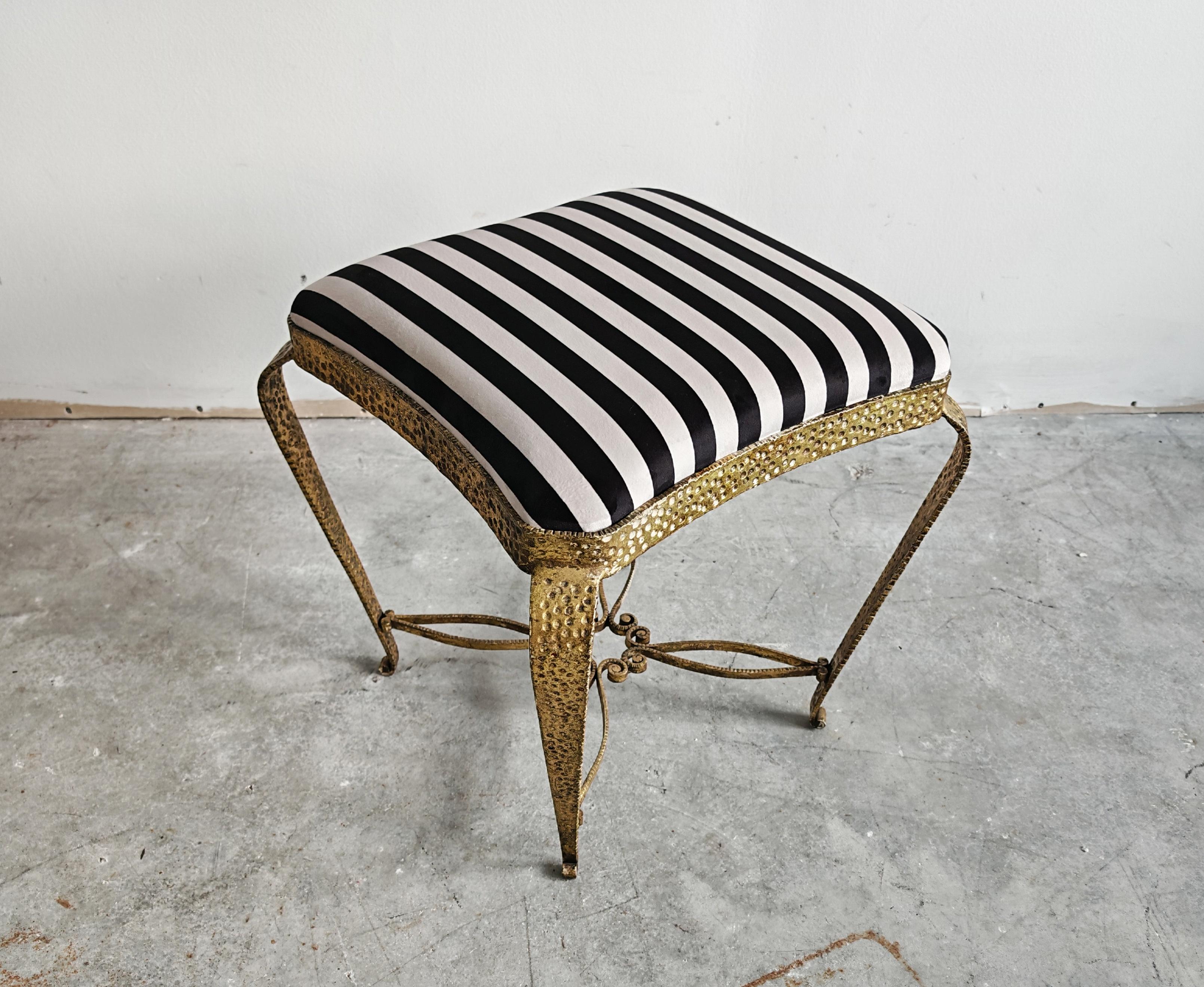 Zwei moderne Ottomane oder Poufs aus der Mitte des Jahrhunderts von Pier Luigi Colli, Italien 1950er Jahre im Angebot 4