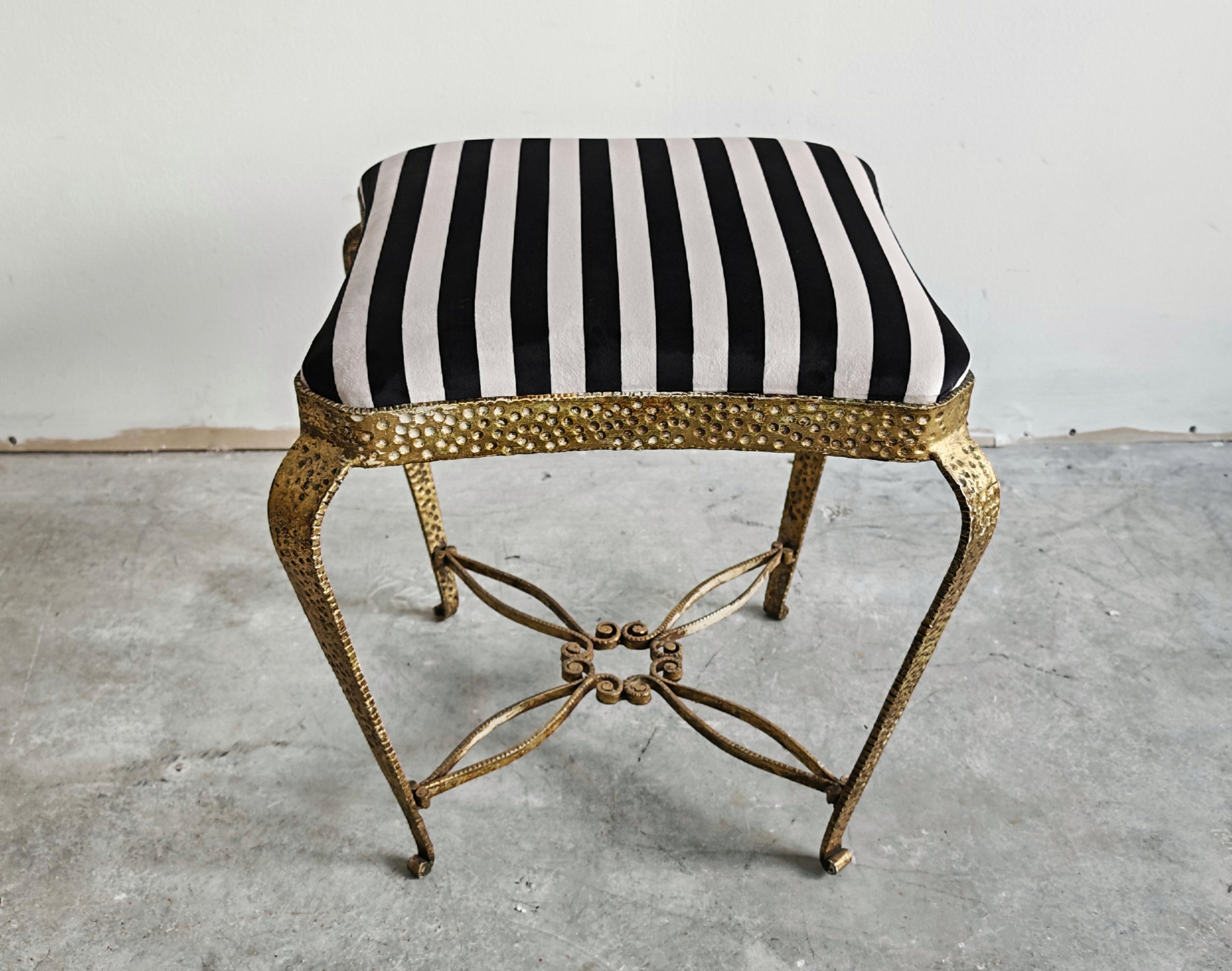 Zwei moderne Ottomane oder Poufs aus der Mitte des Jahrhunderts von Pier Luigi Colli, Italien 1950er Jahre (Moderne der Mitte des Jahrhunderts) im Angebot
