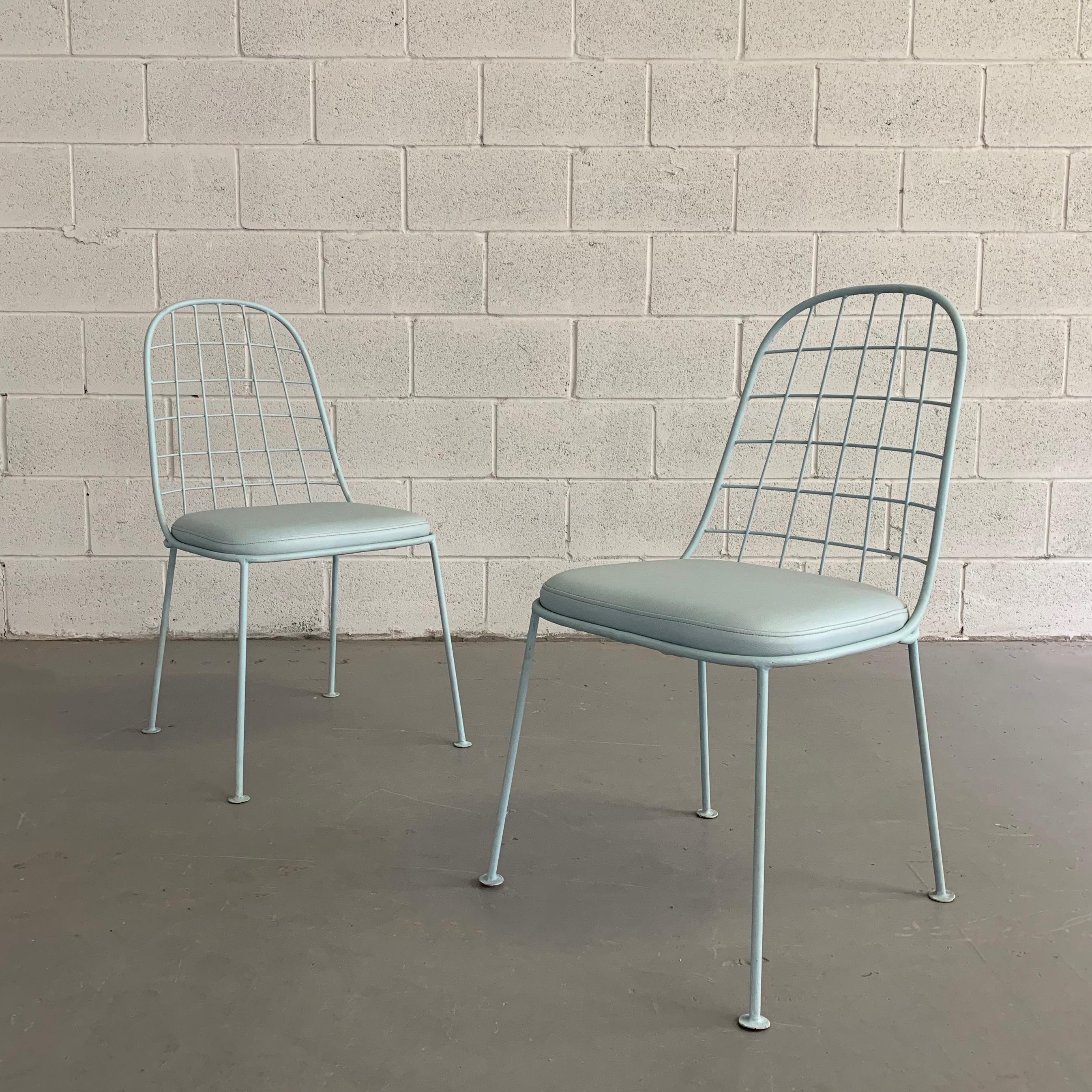 American Pair of Mid-Century Modern Painted Wrought Iron Outdoor Patio Chairs For Sale